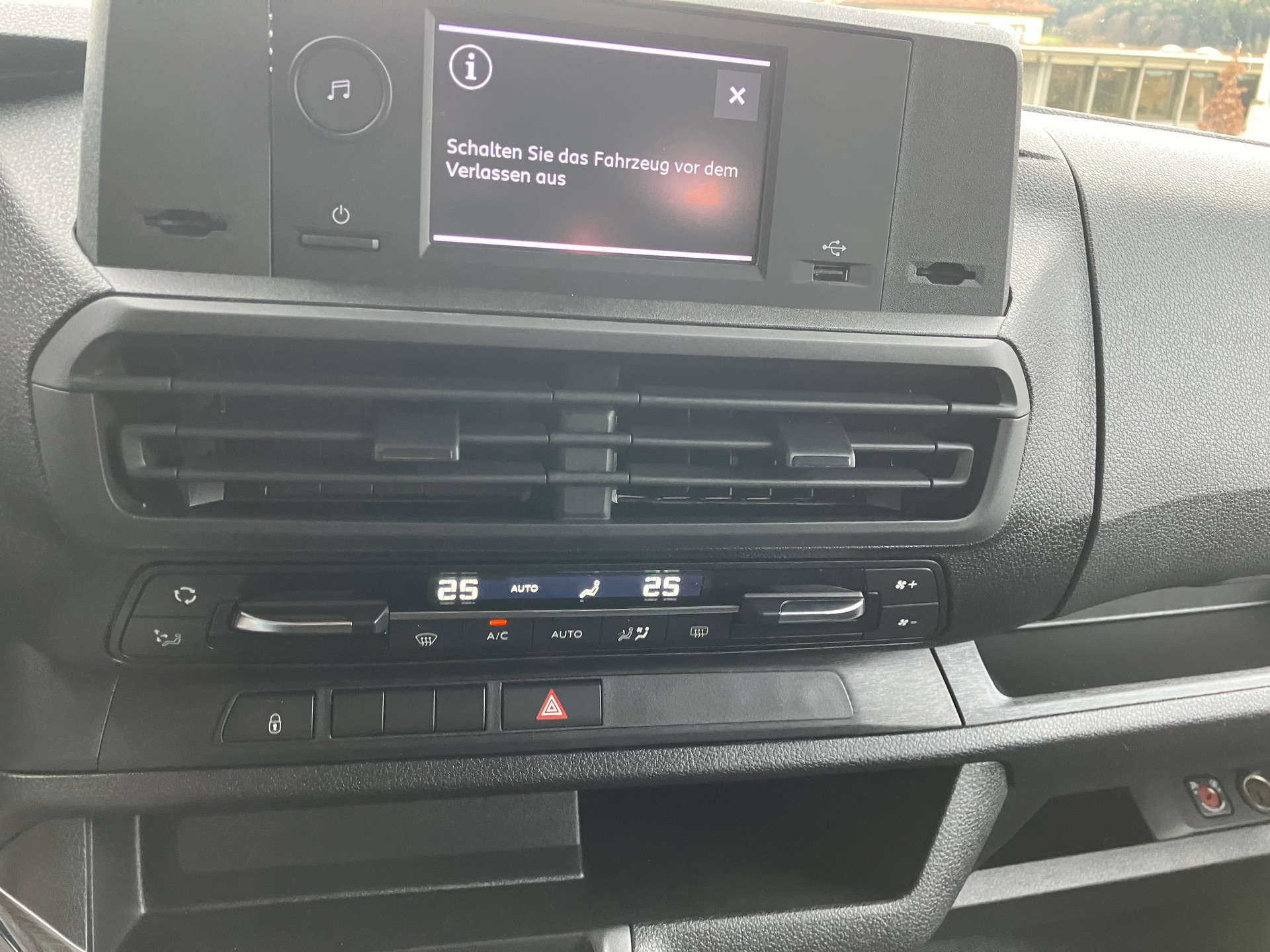 CITROEN Jumpy 2.0 BlueHDi 180 XL EAT8-image-9