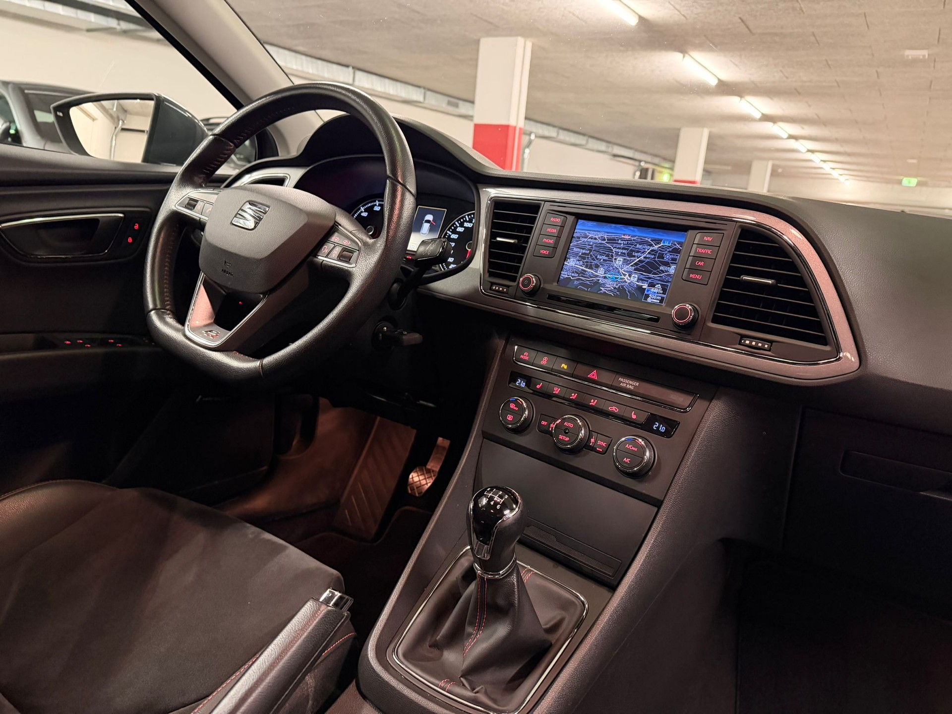 SEAT Leon 1.4 TSI FR-image-13