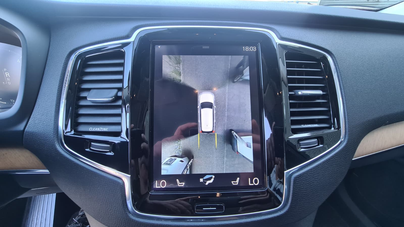 VOLVO XC90 D5 AWD Momentum Geartronic ** 7-Plätzer ** Voll-Leder ** Navi ** RF-Kamera 360° ** Panorama-Glasdach ** Sitzmemory **-image-11