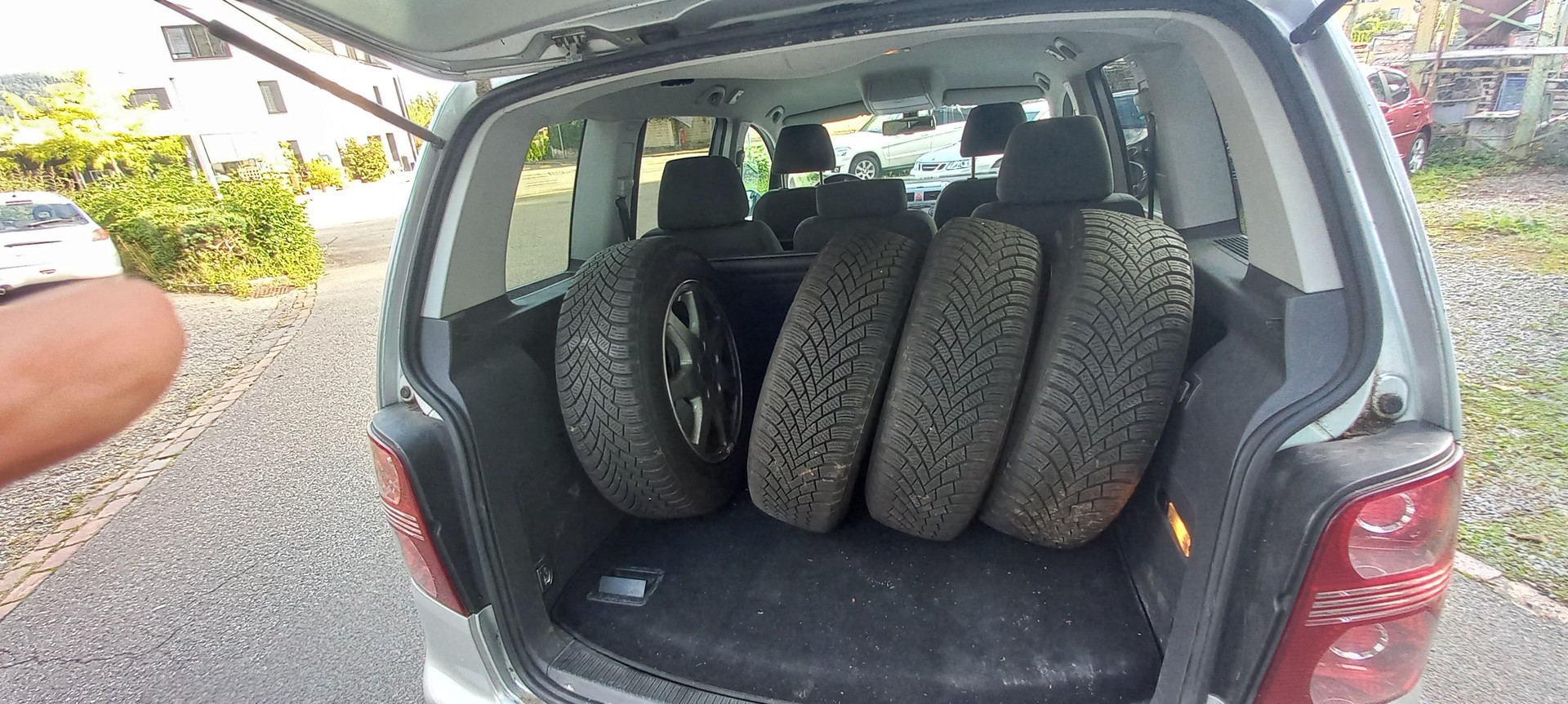 VW Touran 1.4 TSI Highline DSG-image-11