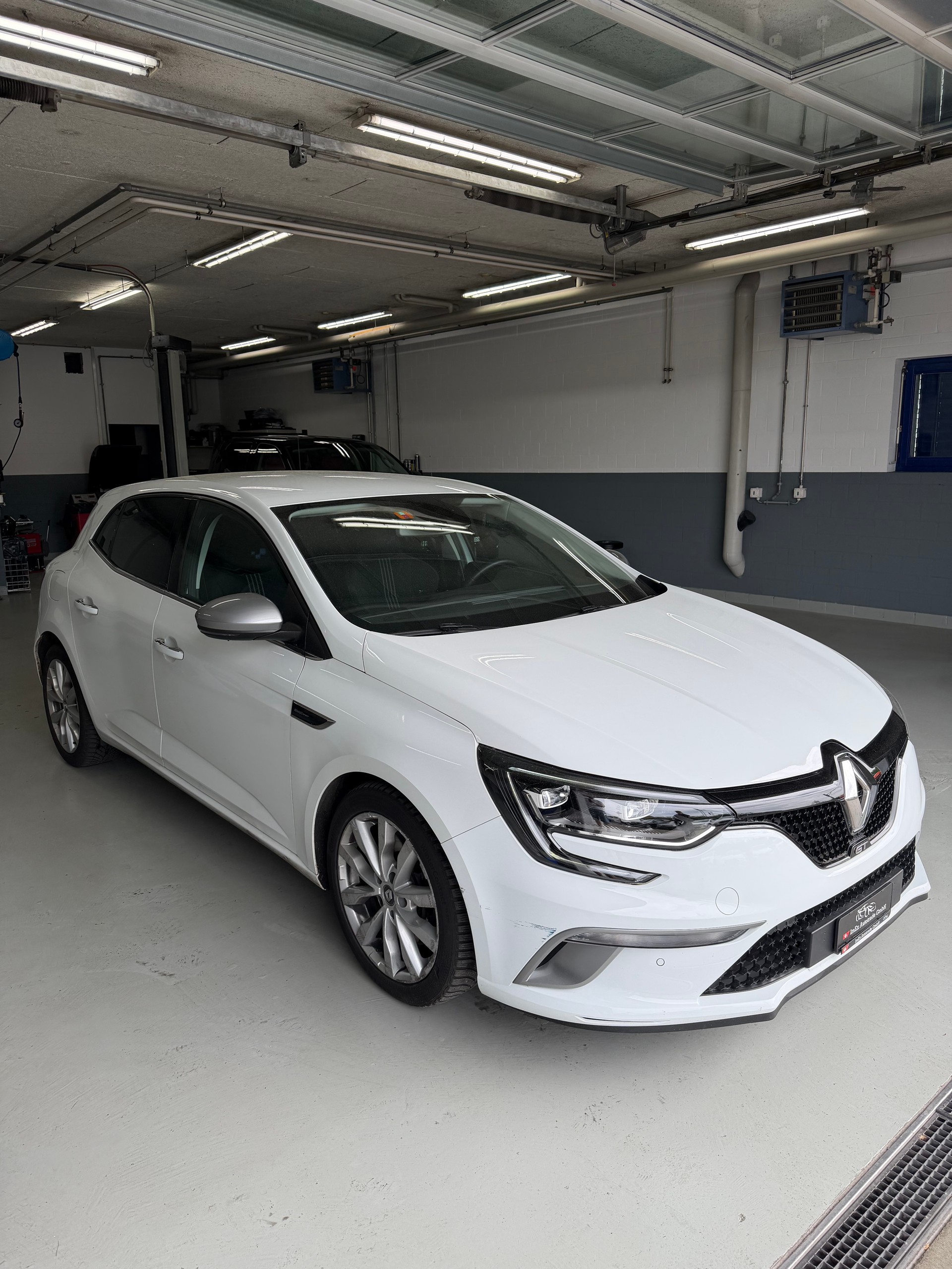 RENAULT Mégane 1.6 16V Turbo GT EDC-image-3