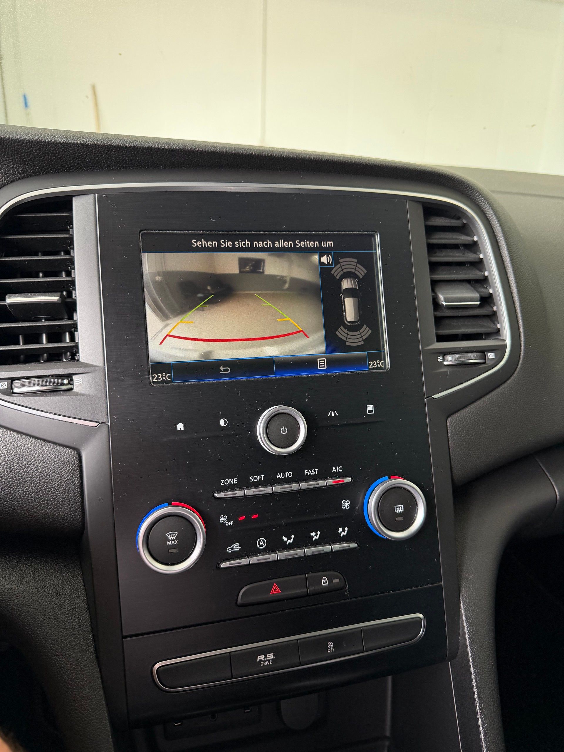 RENAULT Mégane 1.6 16V Turbo GT EDC-image-11