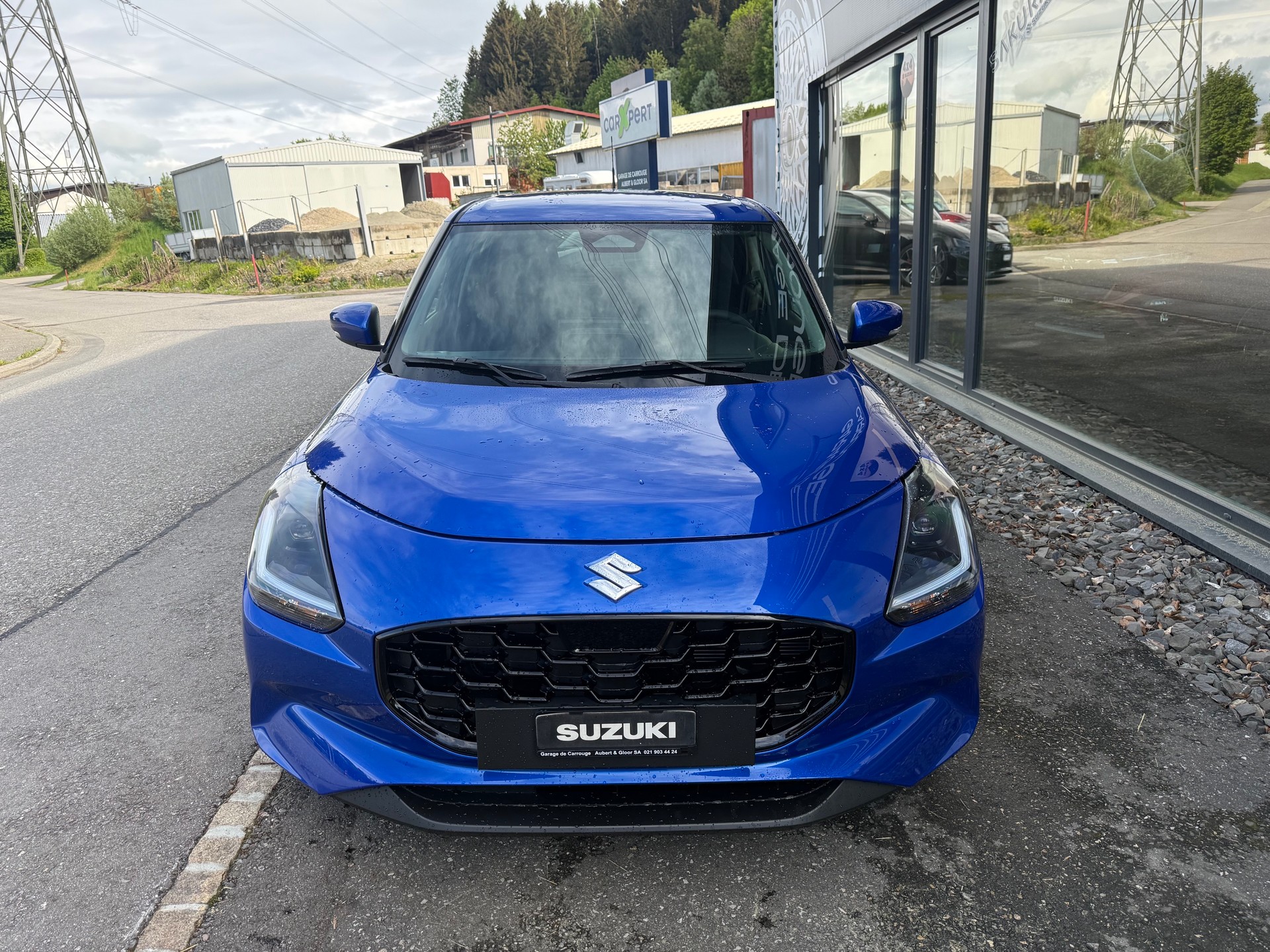 SUZUKI Swift 1.2 Sakura Top Hybrid CVT-image-1