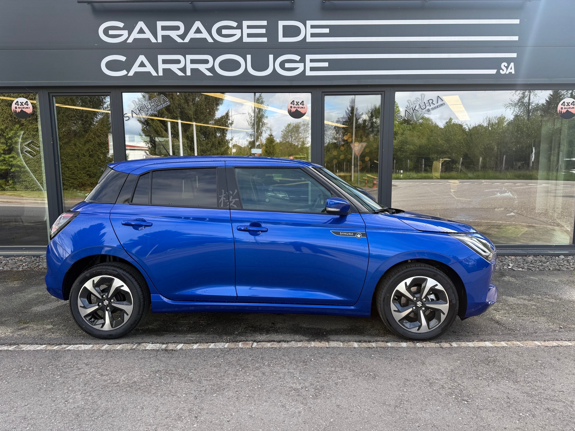 SUZUKI Swift 1.2 Sakura Top Hybrid CVT-image-6