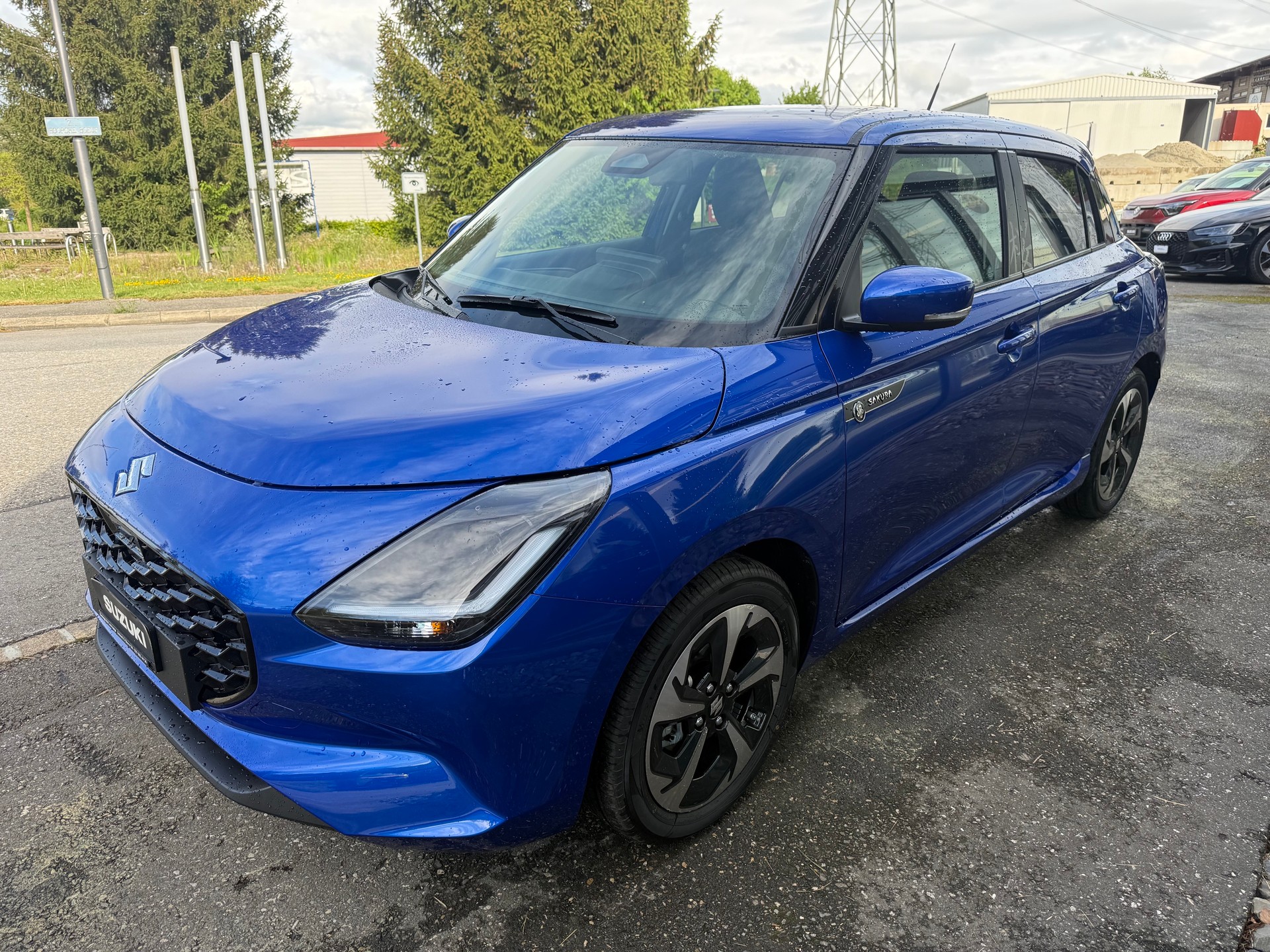 SUZUKI Swift 1.2 Sakura Top Hybrid CVT-image-2