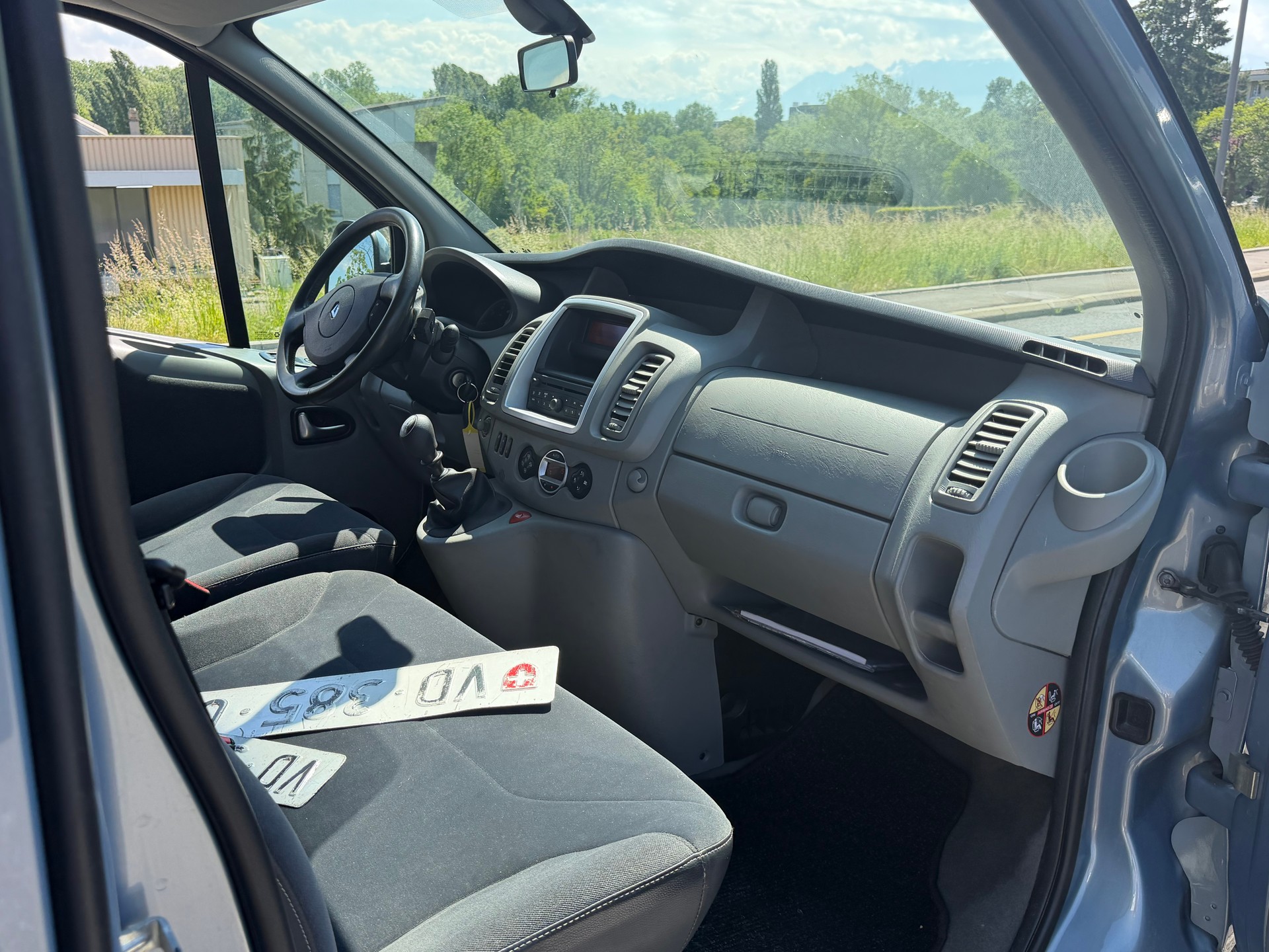 RENAULT Trafic 2.0 dCi Eco Grand Passenger Black Edition-image-7