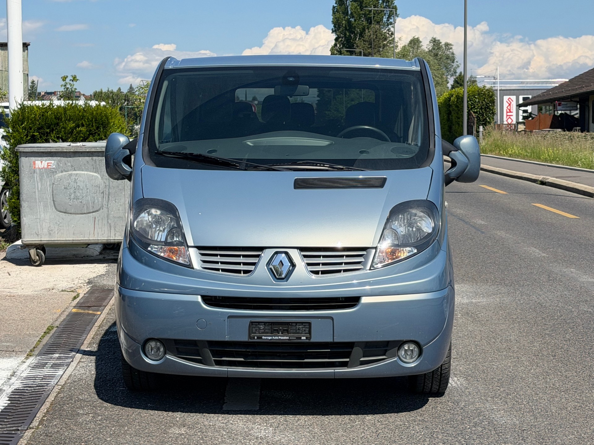 RENAULT Trafic 2.0 dCi Eco Grand Passenger Black Edition-showroom-element-1