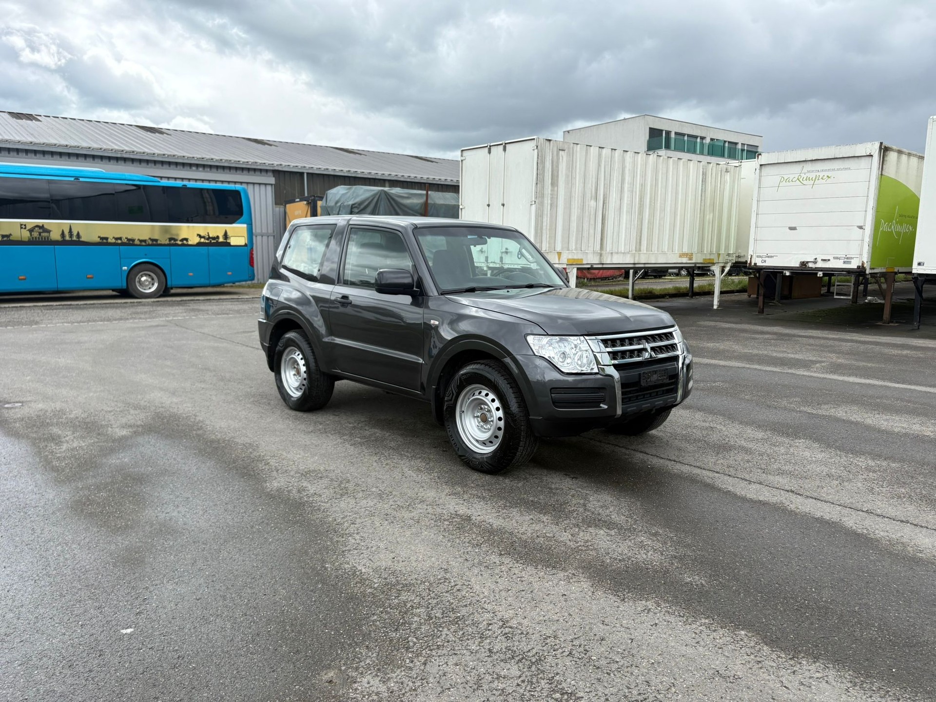 MITSUBISHI Pajero 3.2 DI-D Value Automatic-image-1