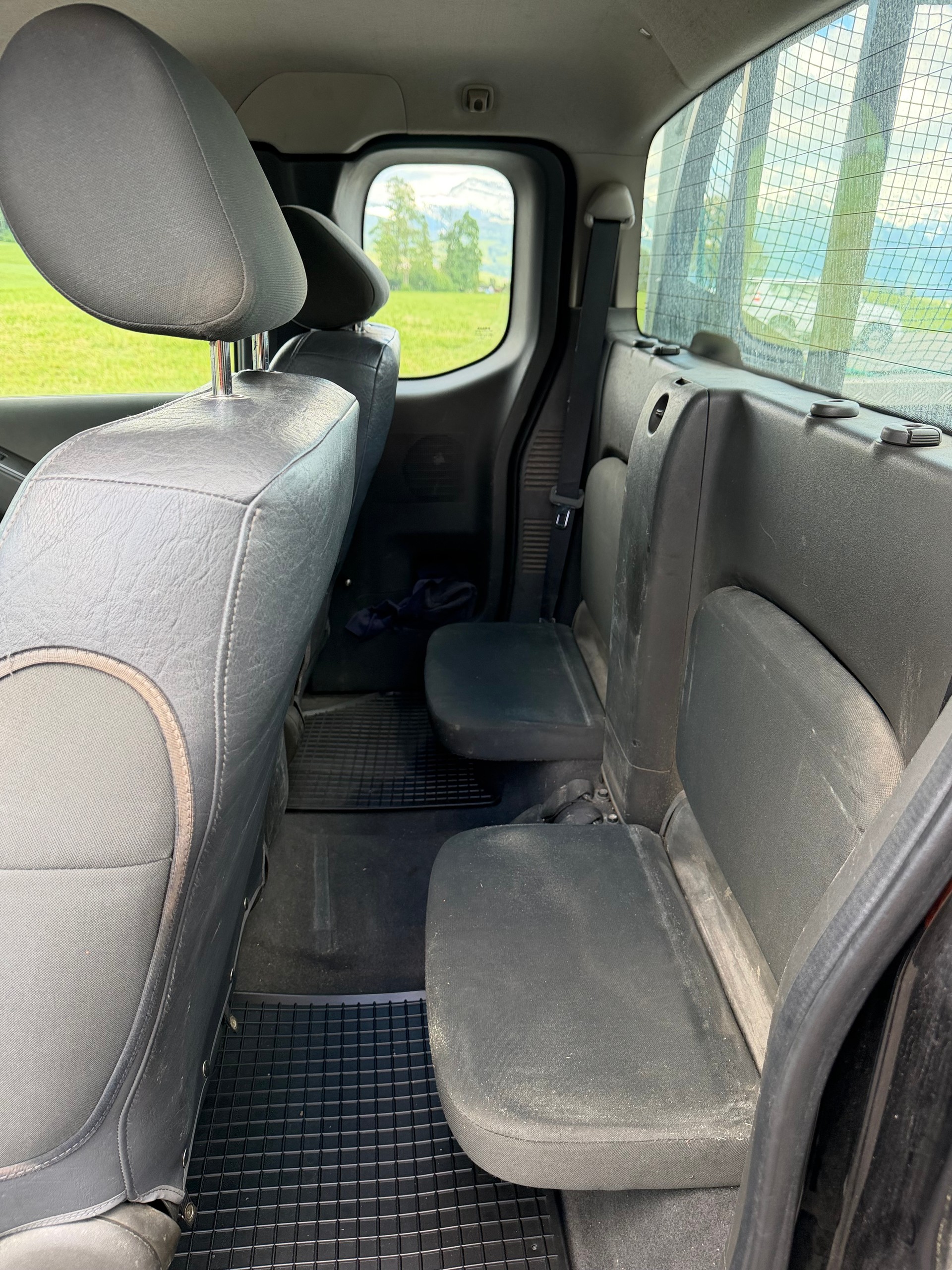 NISSAN Navara King Cab SE 2.5 dCi 4WD-image-7