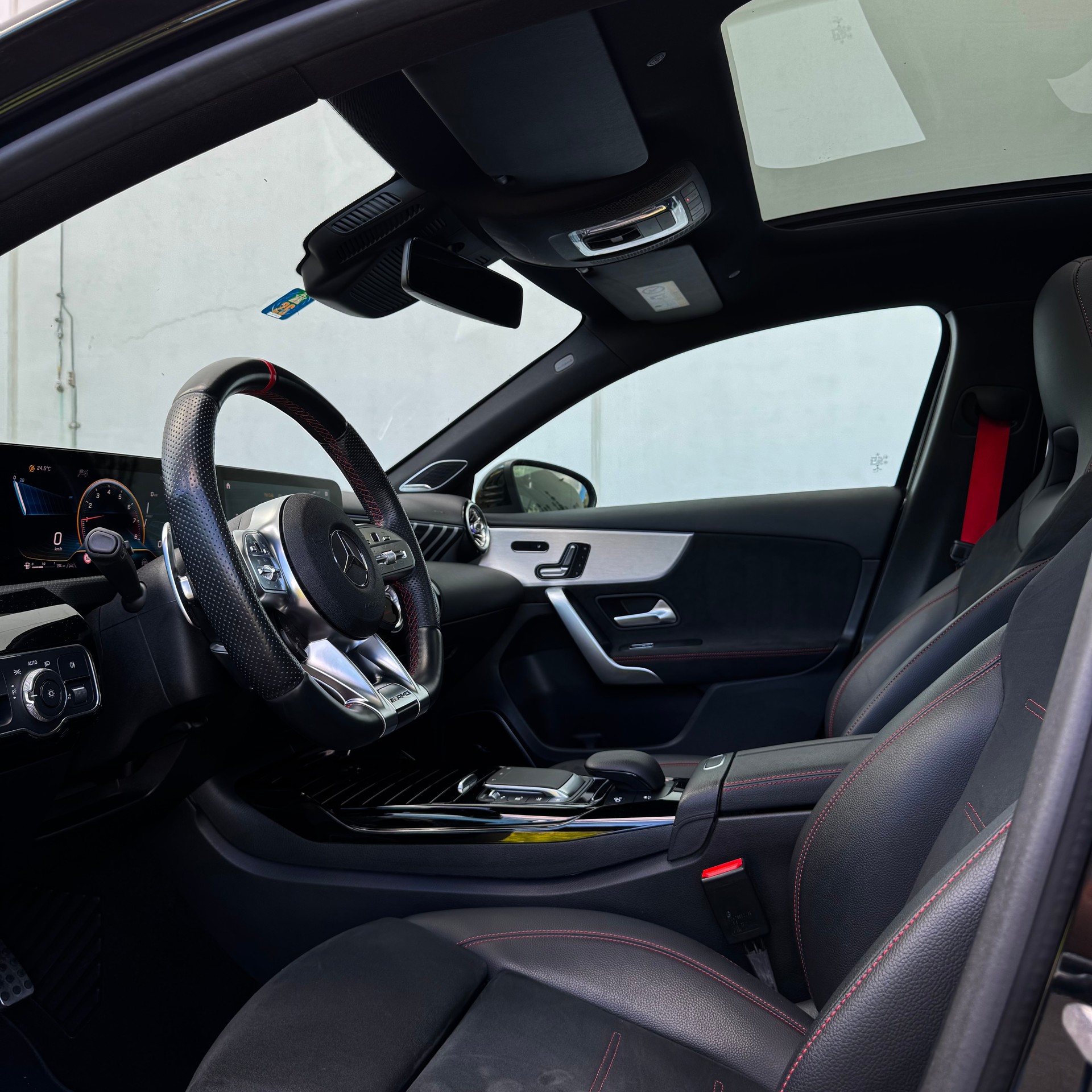 MERCEDES-BENZ A 35 AMG 4Matic Speedshift-image-9