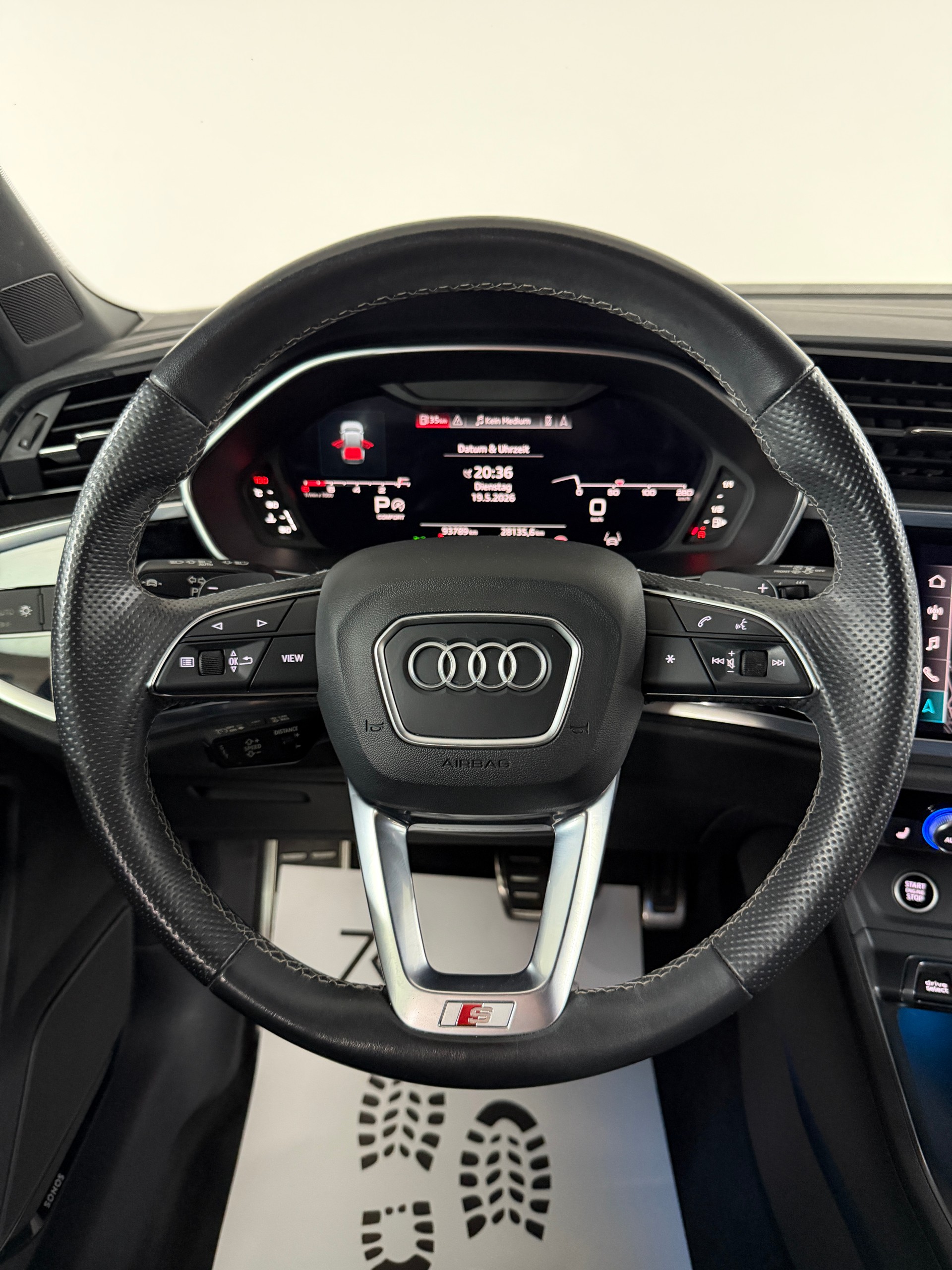 AUDI Q3 Sportback 35 TFSI S Line Midnight Black Attraction S-tronic / 360° Kamera / Panoramadach / SONOS Sound / Komfortschlüssel /-image-12