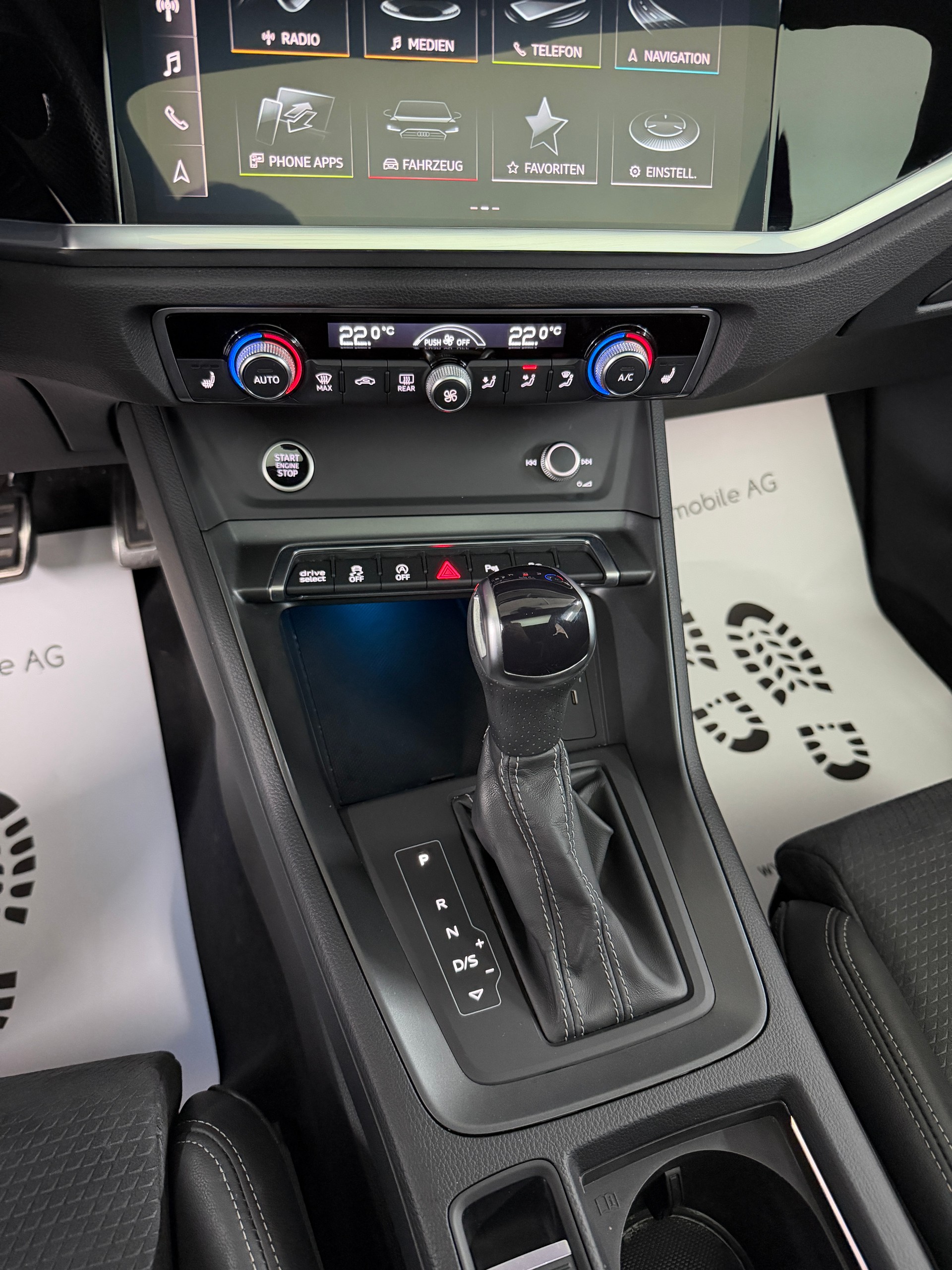 AUDI Q3 Sportback 35 TFSI S Line Midnight Black Attraction S-tronic / 360° Kamera / Panoramadach / SONOS Sound / Komfortschlüssel /-image-15