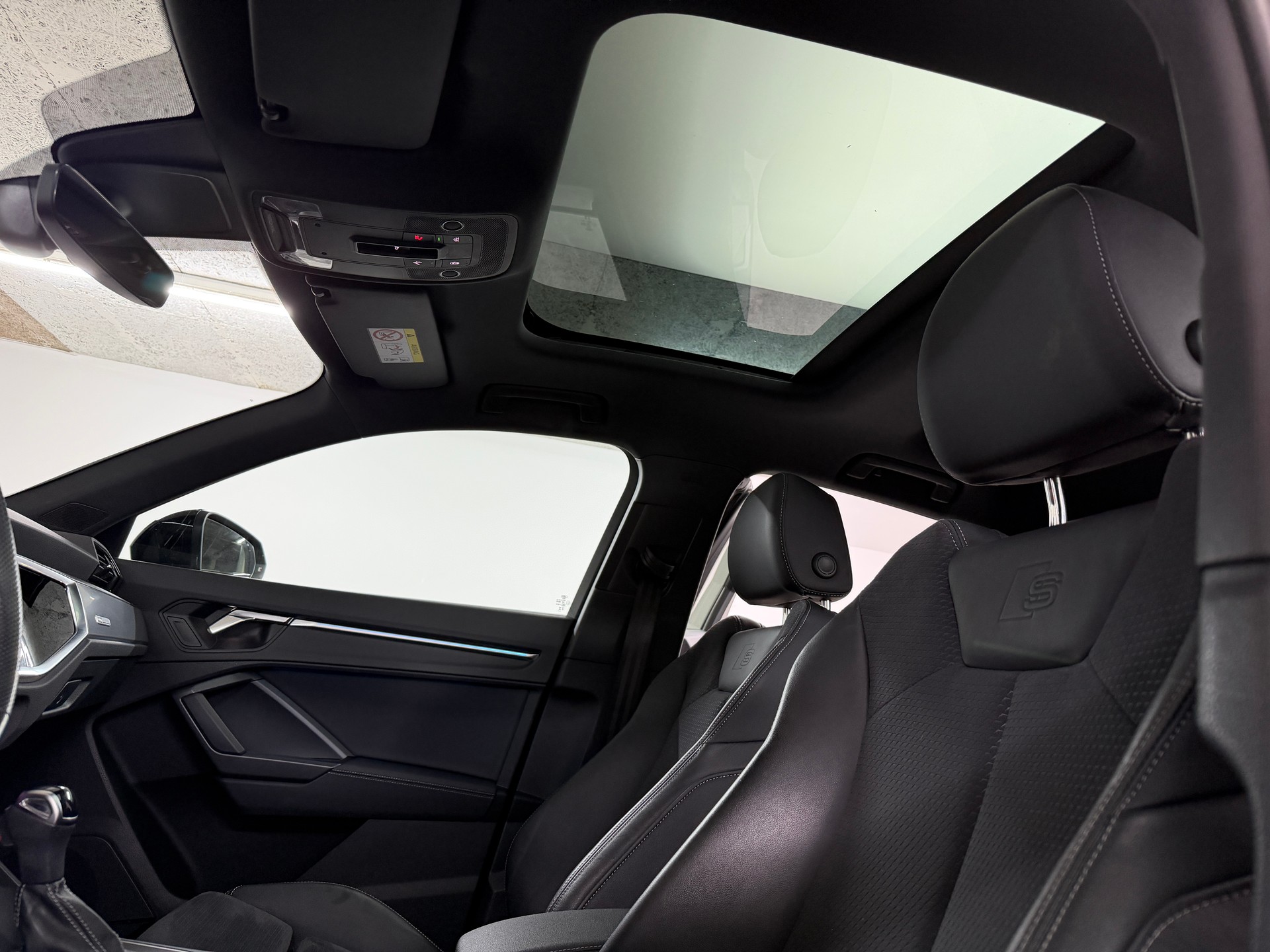 AUDI Q3 Sportback 35 TFSI S Line Midnight Black Attraction S-tronic / 360° Kamera / Panoramadach / SONOS Sound / Komfortschlüssel /-image-7
