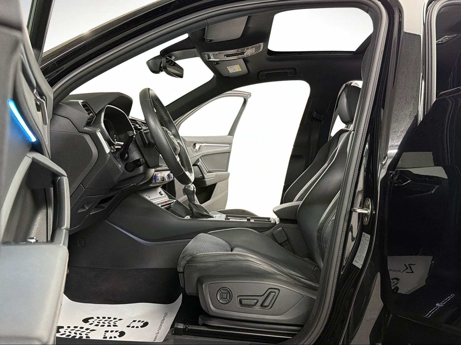 AUDI Q3 Sportback 35 TFSI S Line Midnight Black Attraction S-tronic / 360° Kamera / Panoramadach / SONOS Sound / Komfortschlüssel /-image-5
