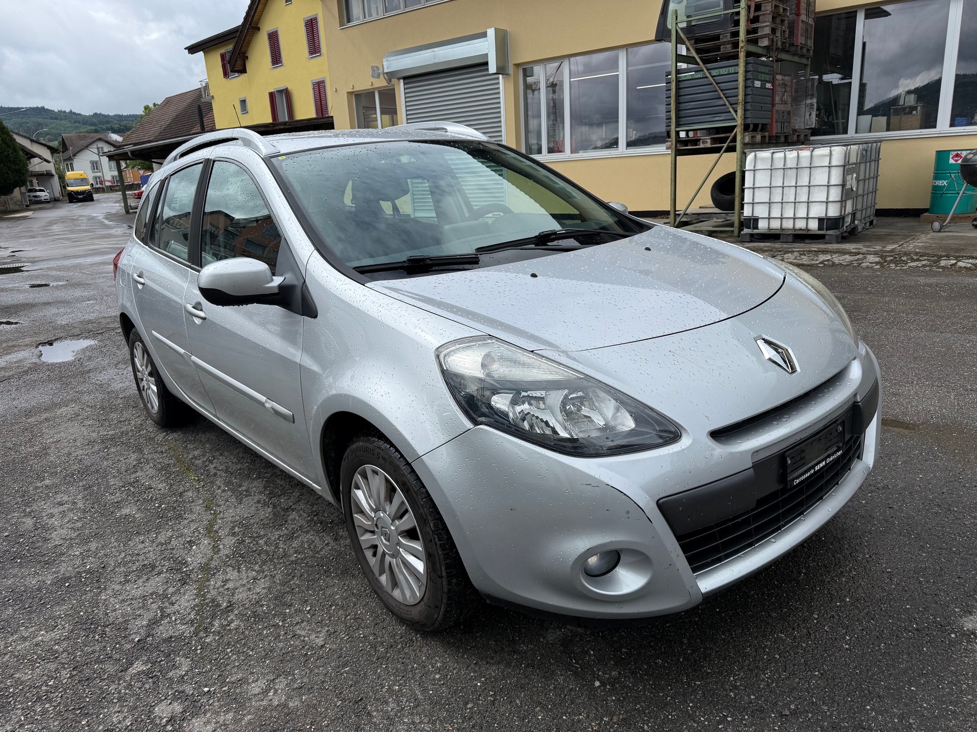 RENAULT Clio Grandtour 1.6 16V Exception Automatic-image-1