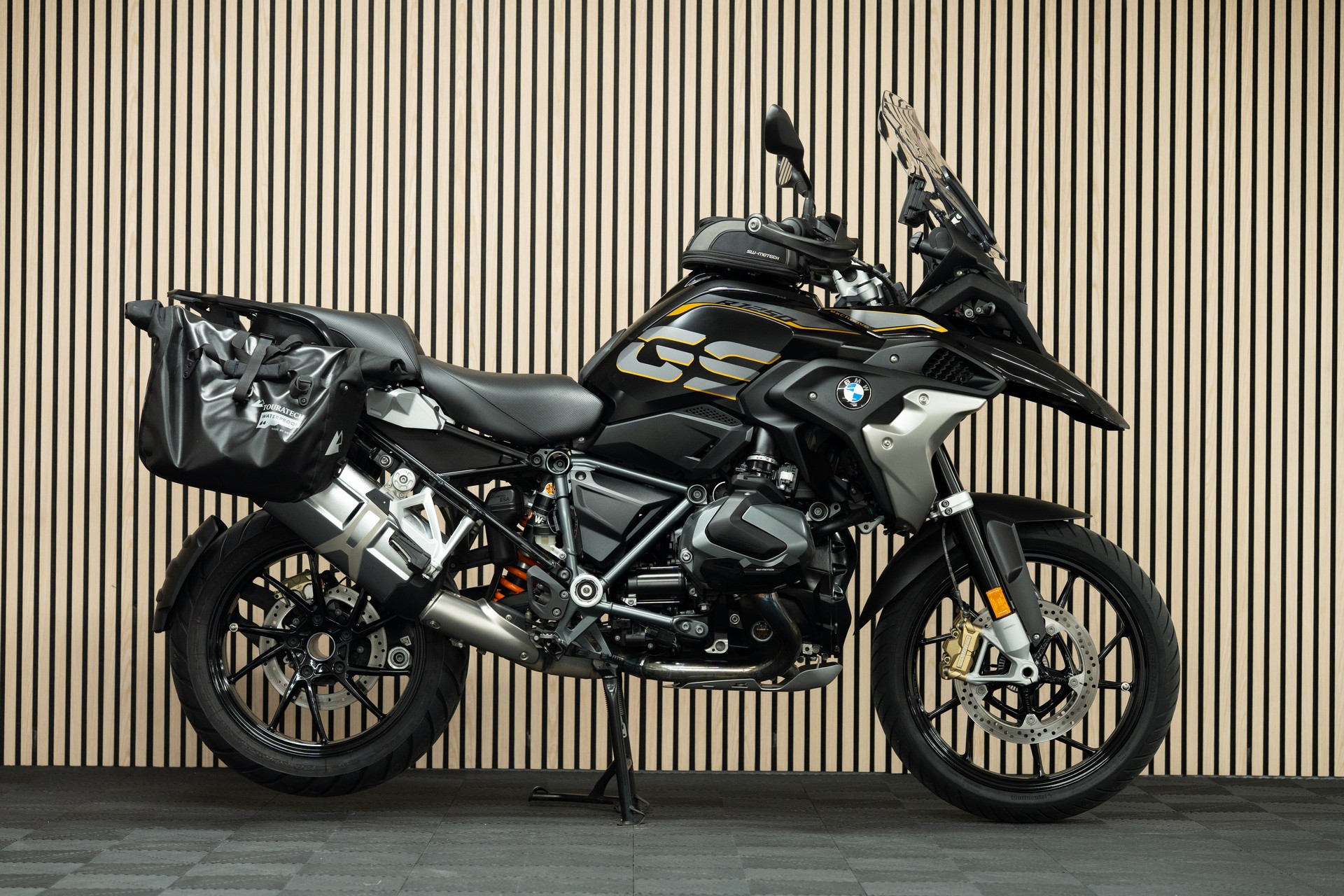 BMW R 1250 GS-image-0