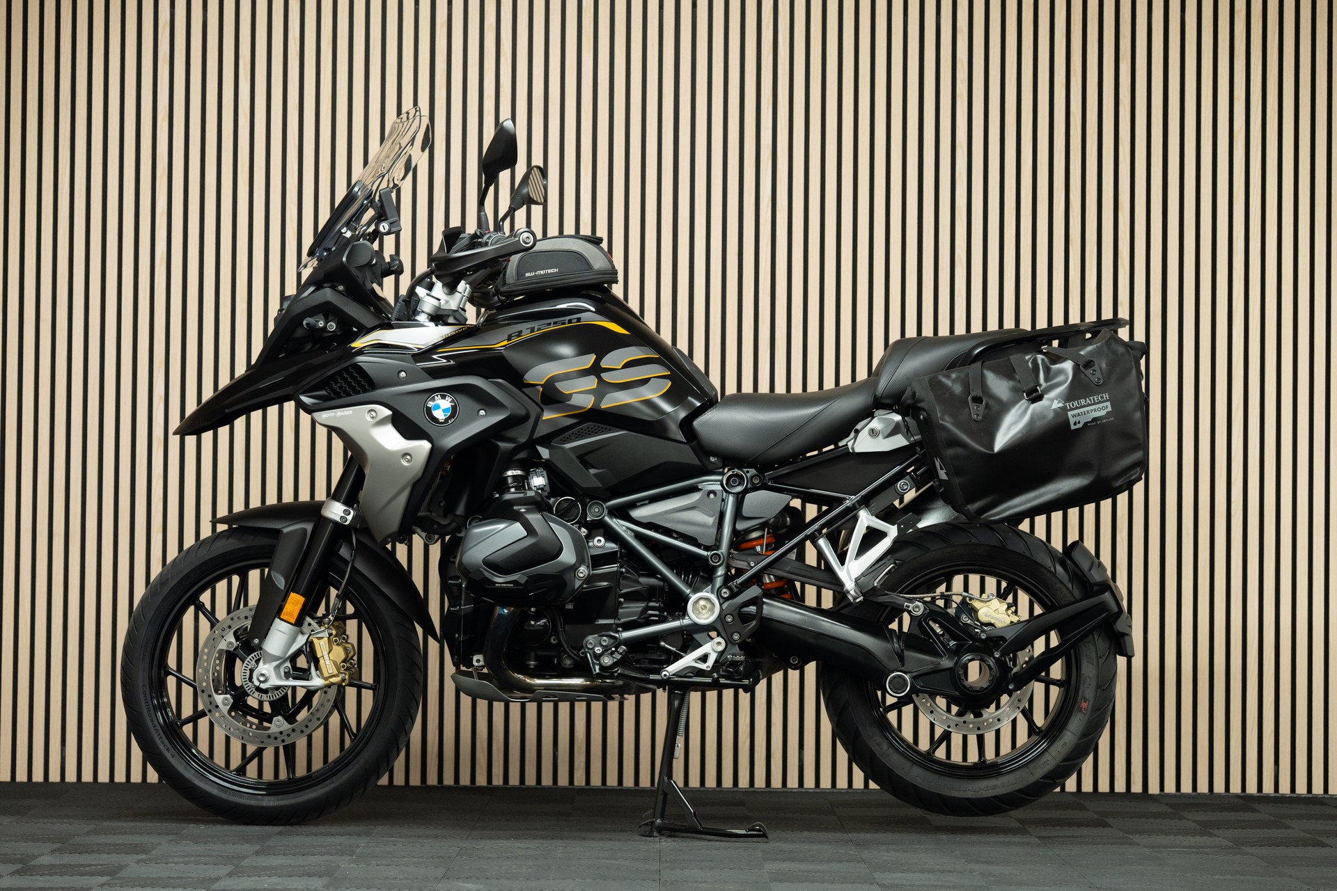 BMW R 1250 GS-image-1