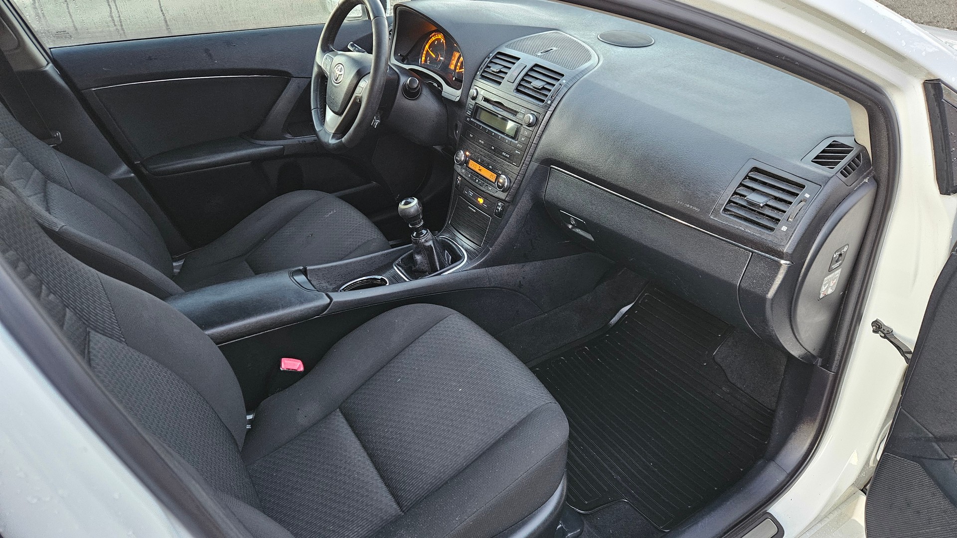 TOYOTA Avensis Sportswagon 2.2D-CAT Linea Sol-image-10