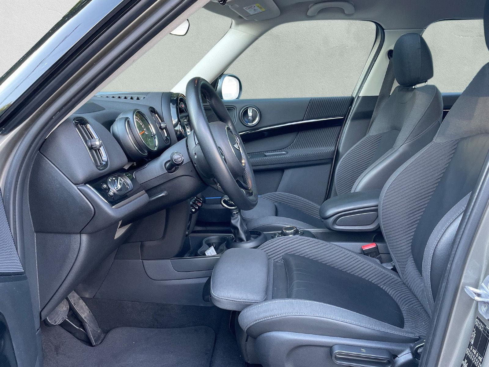 MINI Countryman Cooper S ALL4 F60 2.0i (CH)-image-4