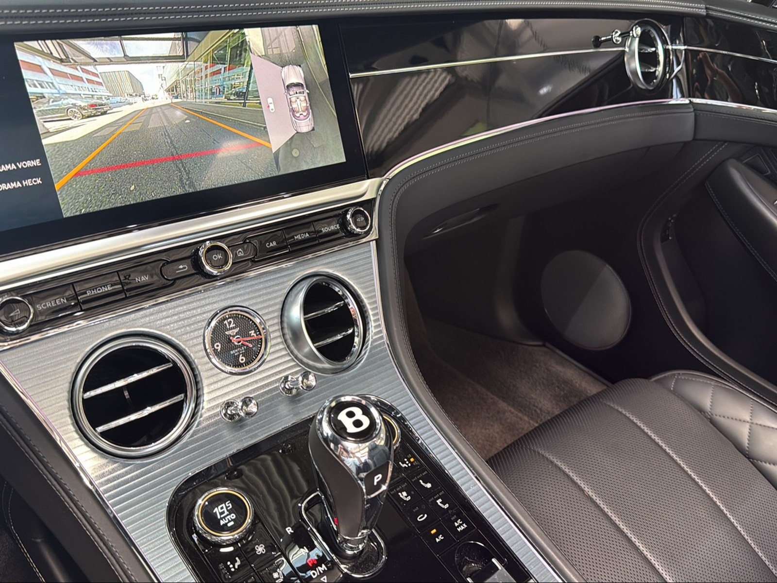 BENTLEY Continental GTC 4.0 V8-image-14