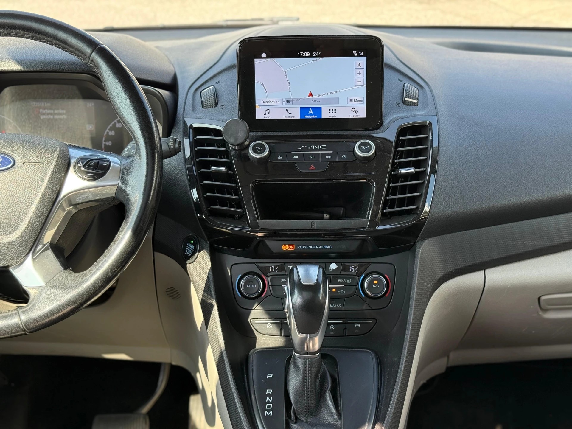 FORD Grand Tourneo Connect 1.5 EcoBlue Titanium Automat-image-5