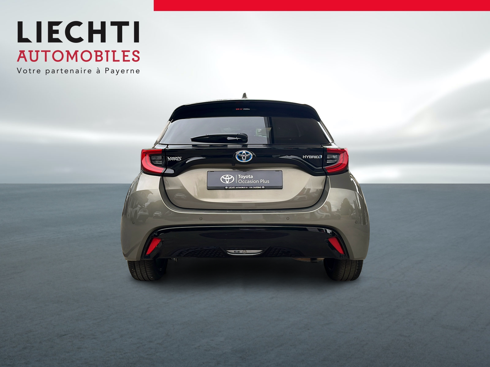 TOYOTA Yaris 1.5 Premium e-CVT-image-11