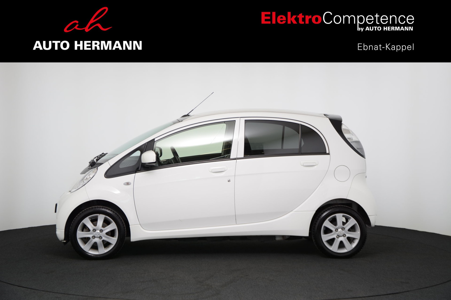 MITSUBISHI i MiEV Style-showroom-element-3