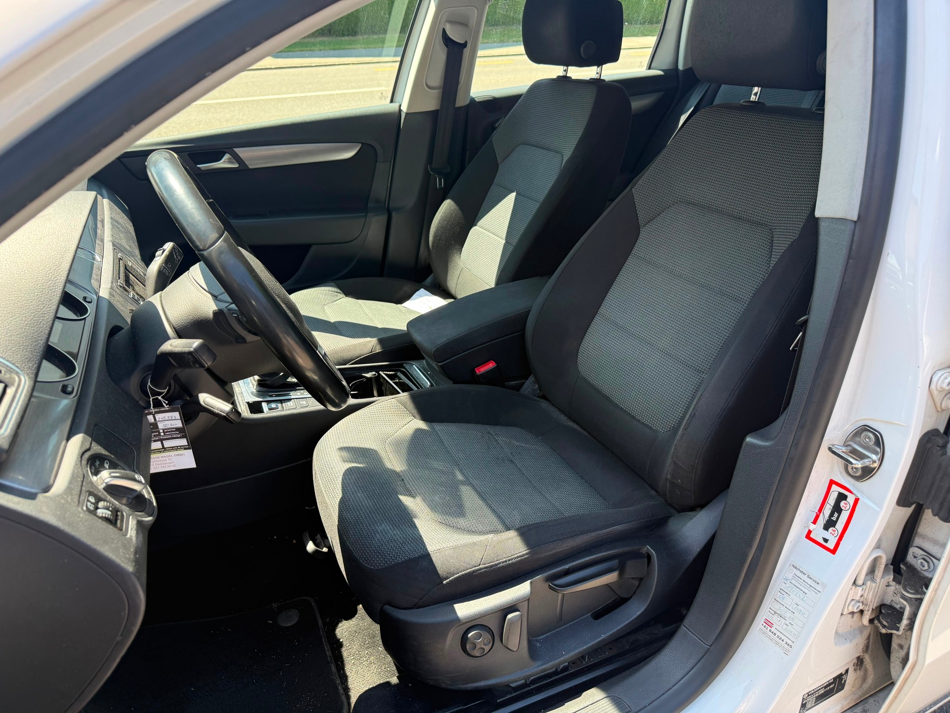 VW Passat Variant 1.4 EcoFuel Comfortline DSG-image-9
