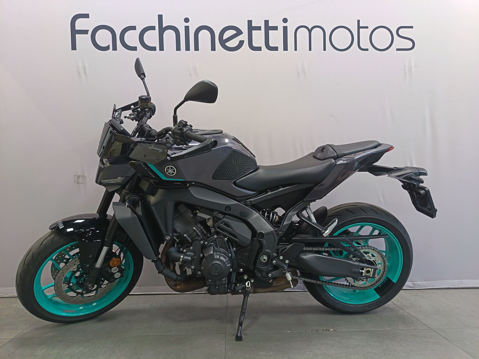 YAMAHA MT-09 Y-AMT-showroom-element-3