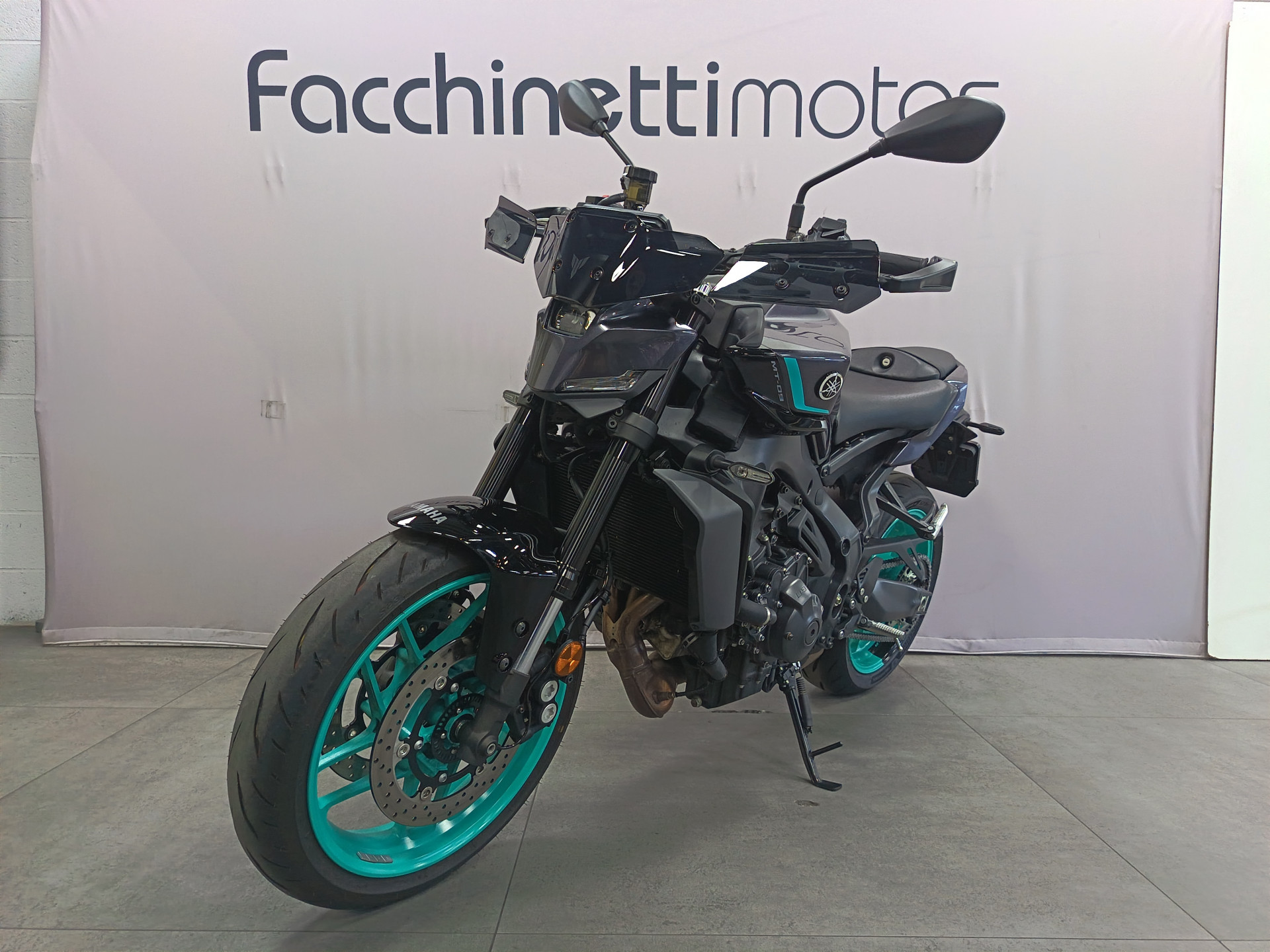 YAMAHA MT-09 Y-AMT-showroom-element-2