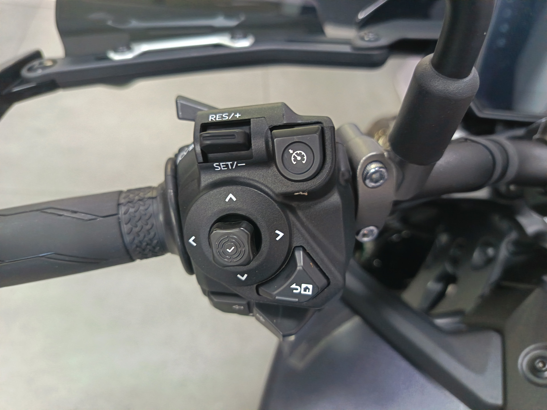 YAMAHA MT-09 Y-AMT-image-6