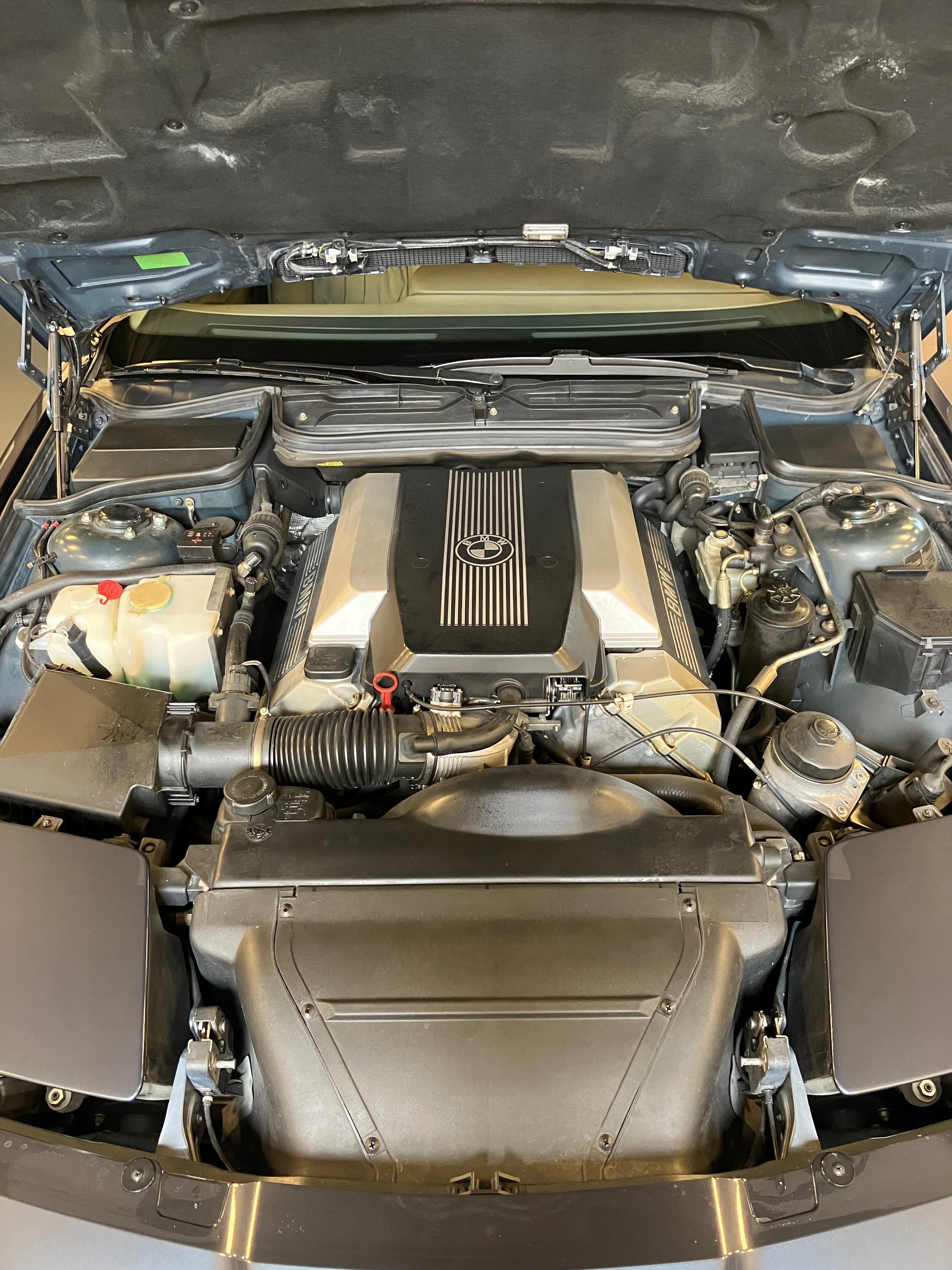 BMW 840Ci A-image-12