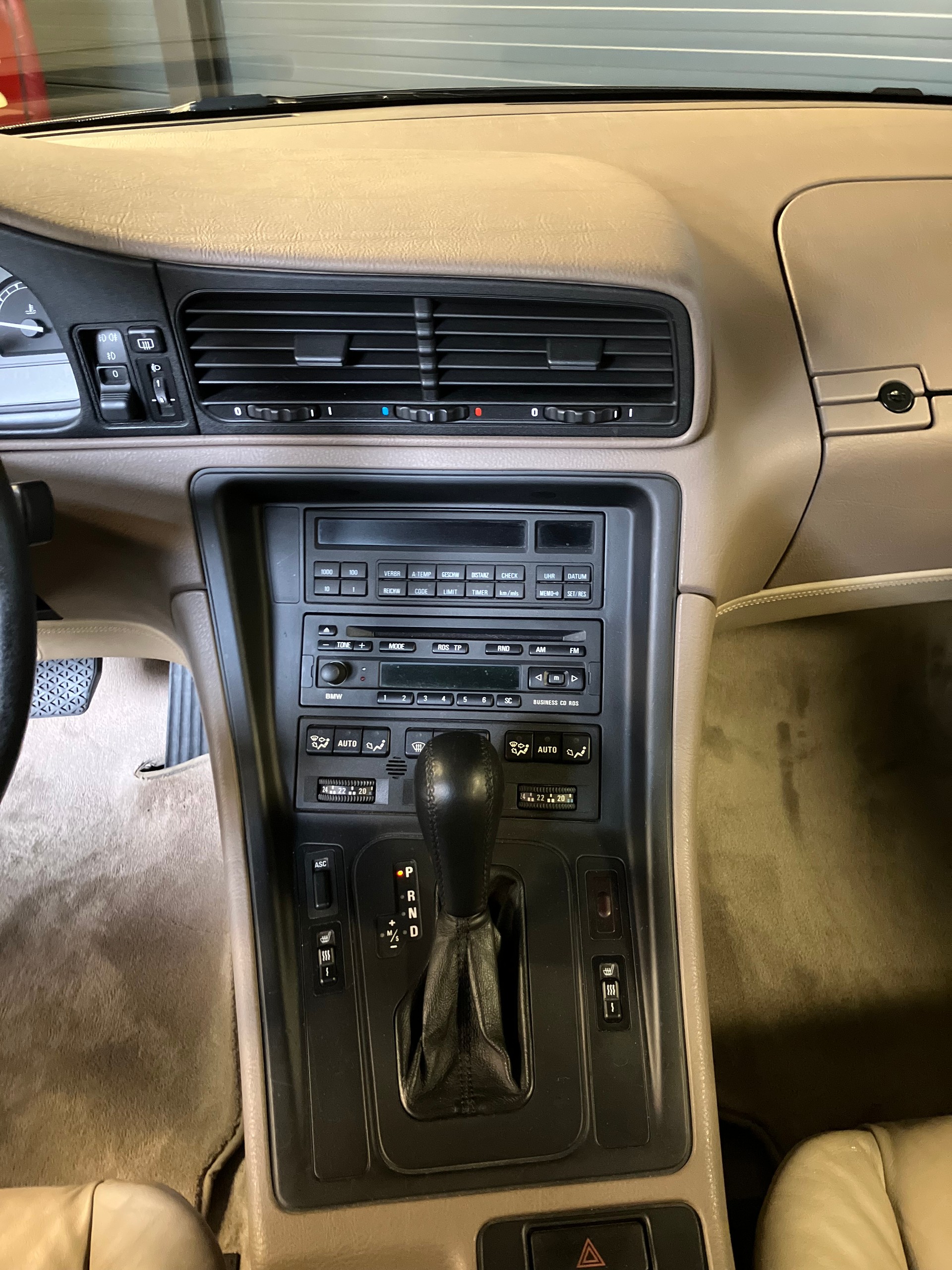 BMW 840Ci A-image-9