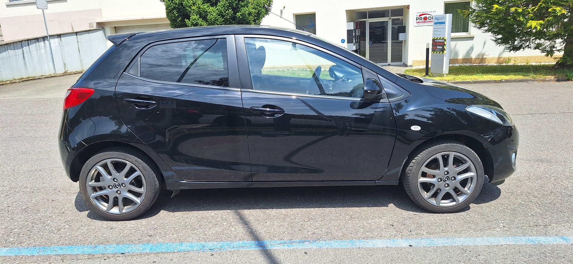 MAZDA 2 1.3i 16V Motion-image-6