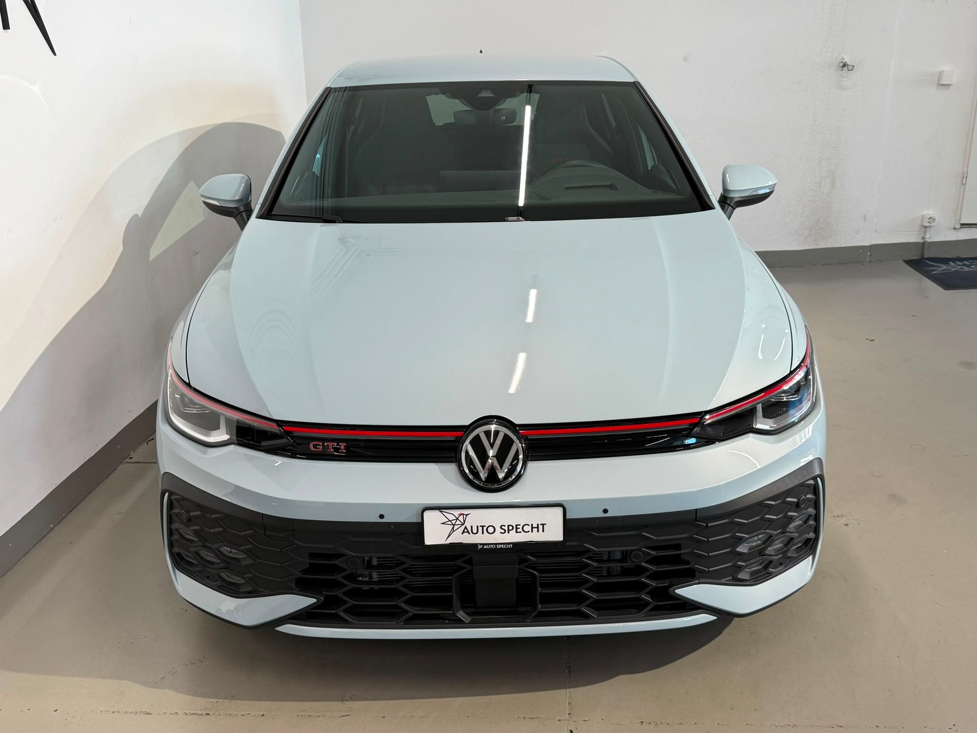 VW Golf 2.0 TSI GTI DSG-showroom-element-3