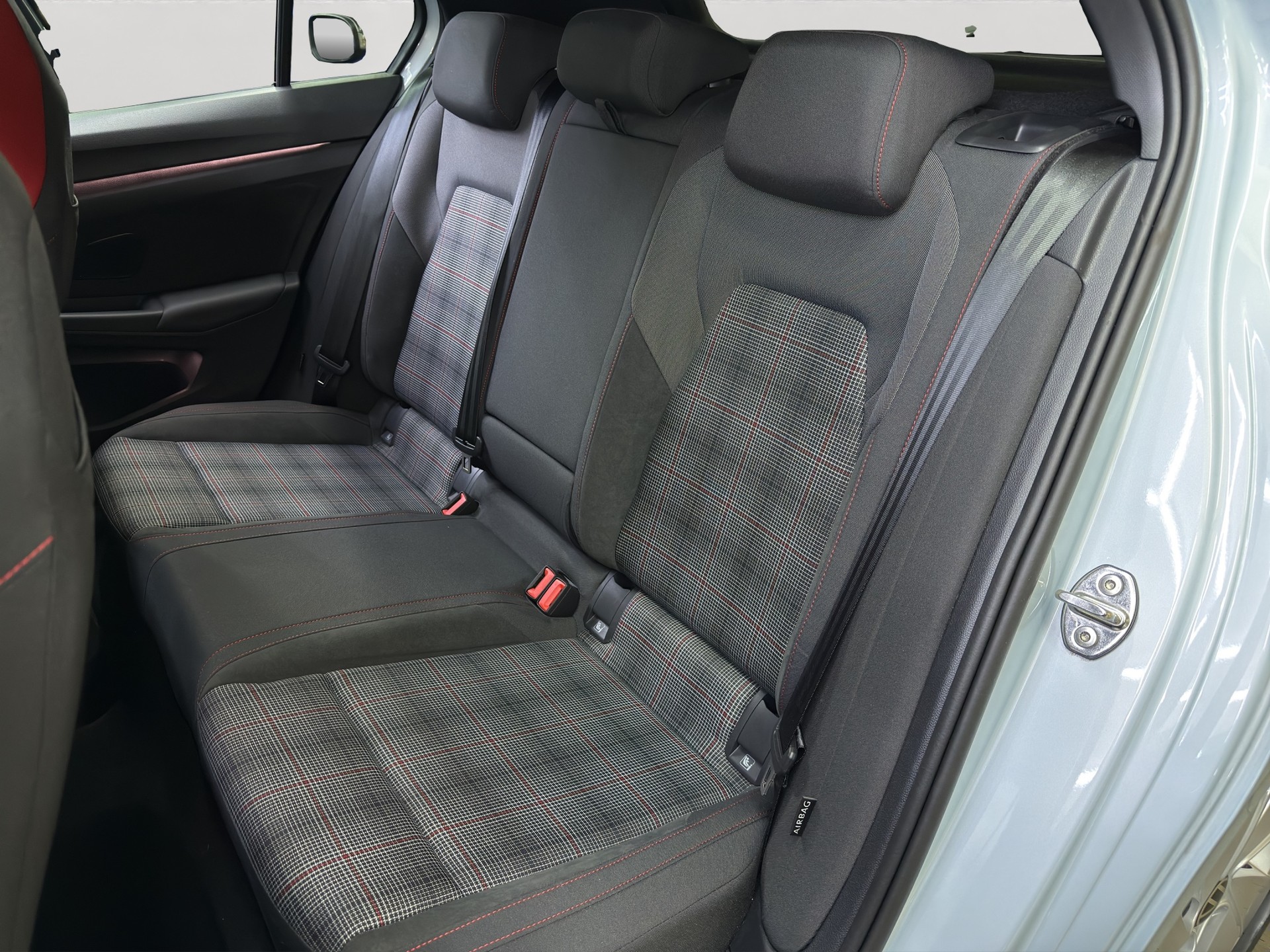 VW Golf 2.0 TSI GTI DSG-image-13