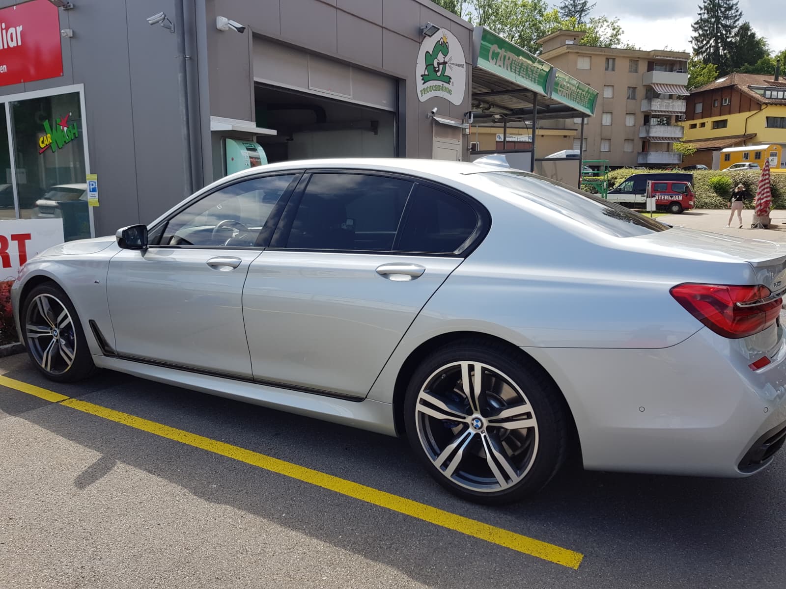 BMW 740Ld xDrive-image-2
