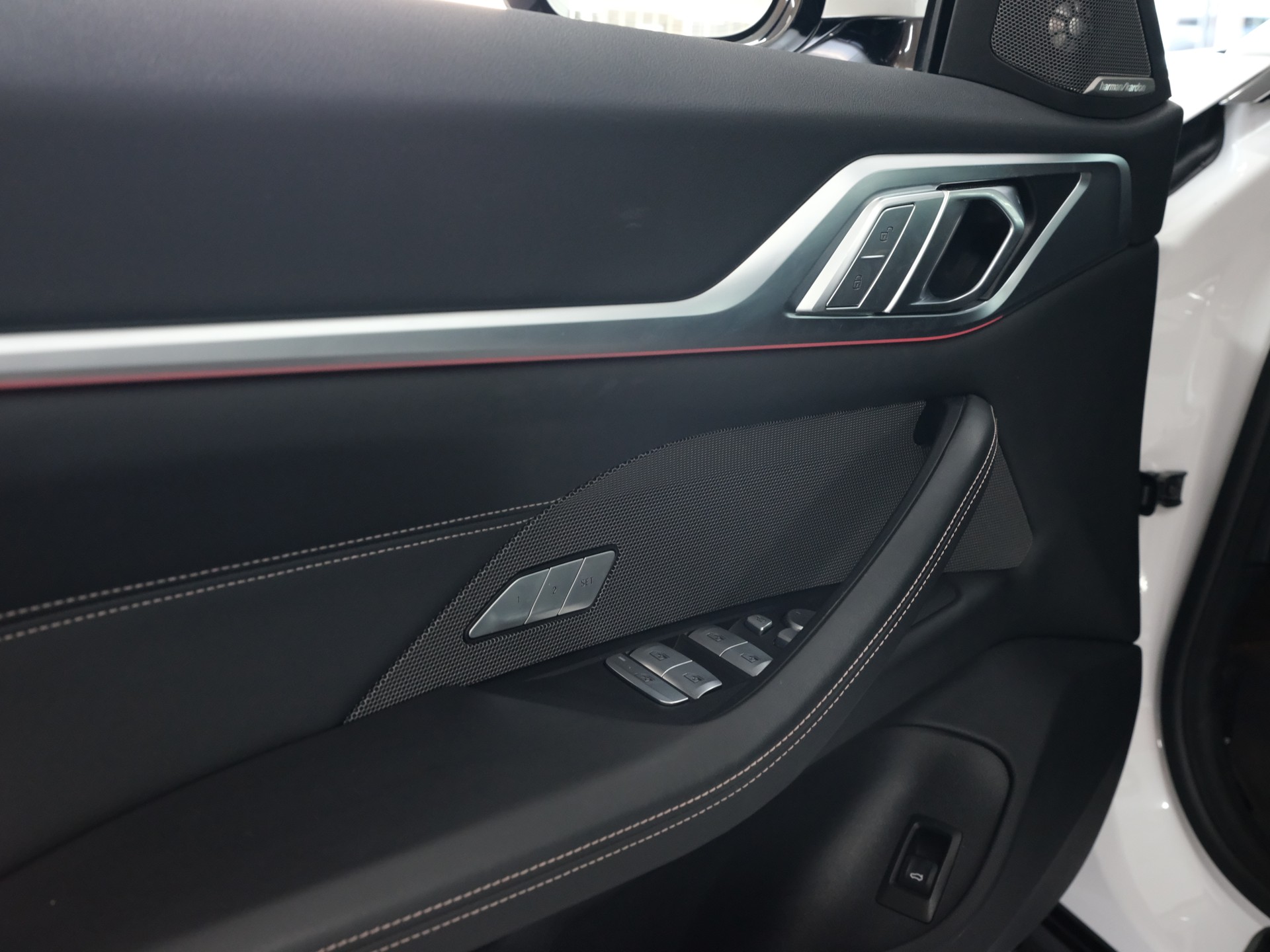 BMW-ALPINA B4 Gran Coupé 3.0 xDrive S-Tronic *Panorama* *360 Kamera* *Harman & Kardon*-image-19