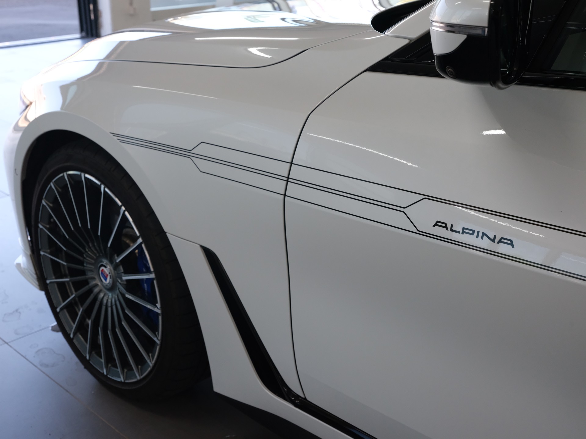 BMW-ALPINA B4 Gran Coupé 3.0 xDrive S-Tronic *Panorama* *360 Kamera* *Harman & Kardon*-image-13