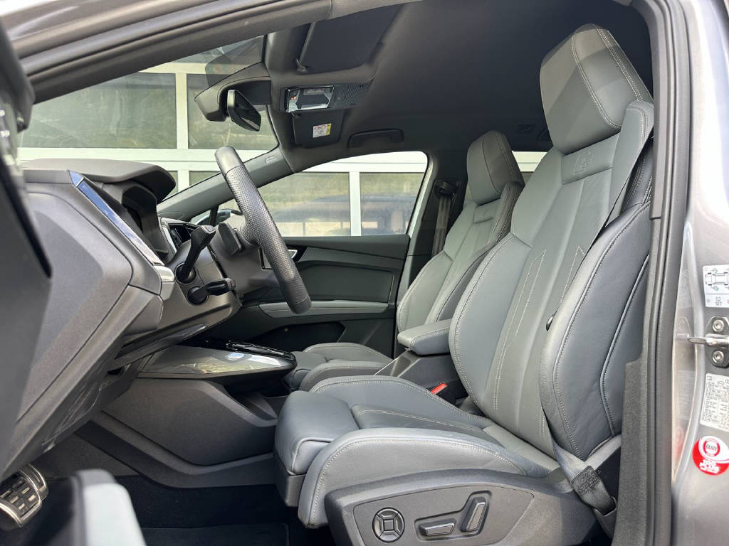 AUDI Q4 e-tron 50 quattro - Edition One-image-5