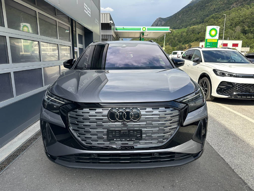 AUDI Q4 e-tron 50 quattro - Edition One-showroom-element-3