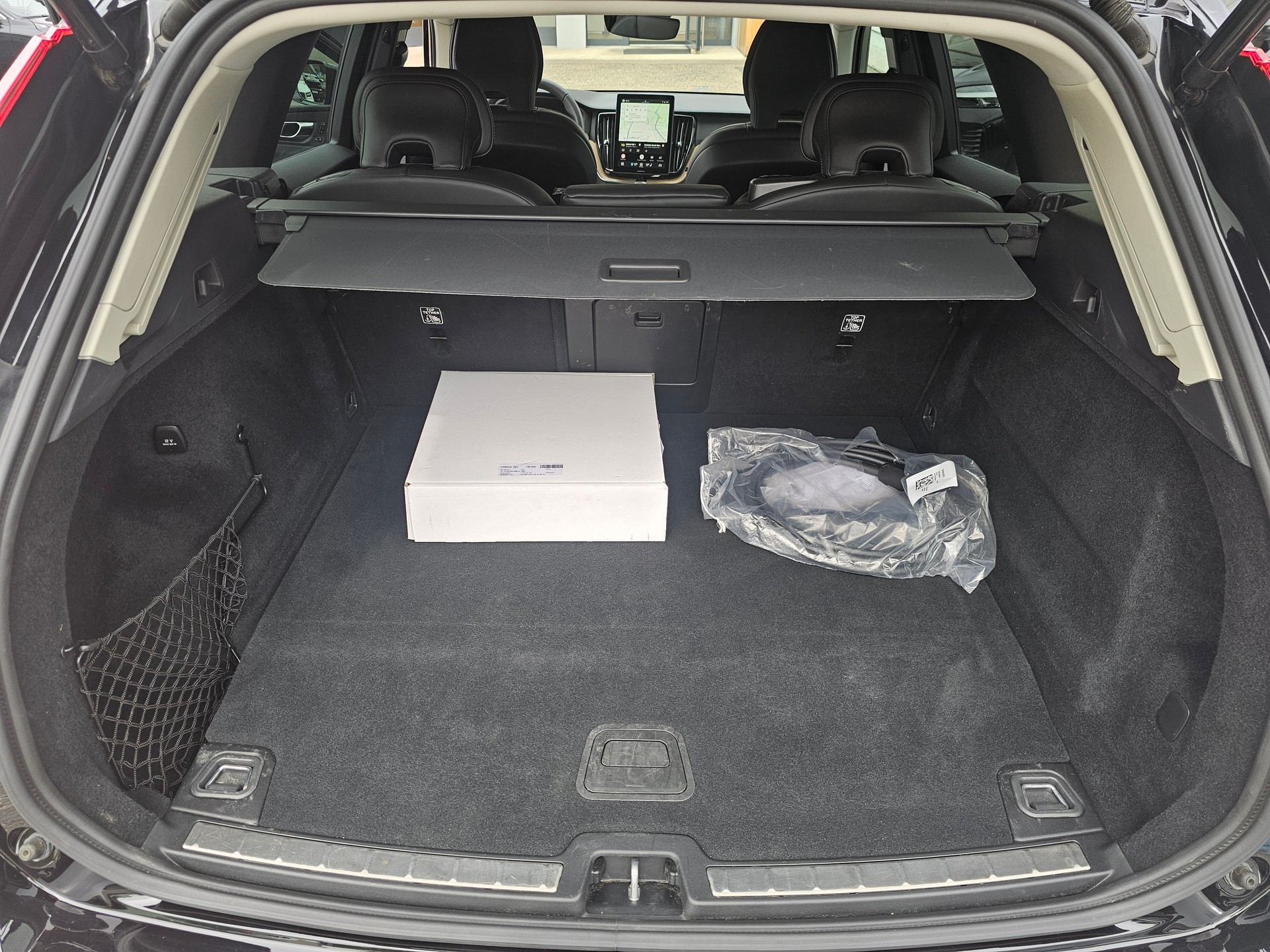 VOLVO XC60 2.0 T6 TE Plus Dark eAWD-image-17