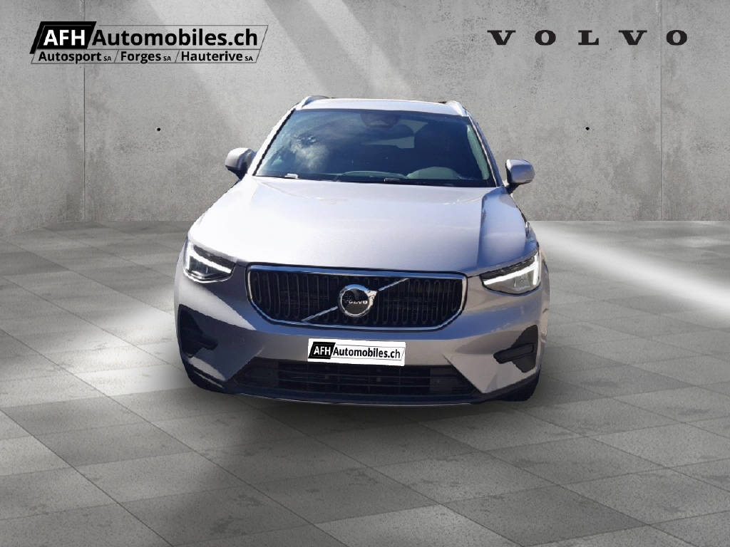 VOLVO XC40 2.0 B3 MH Core-showroom-element-2