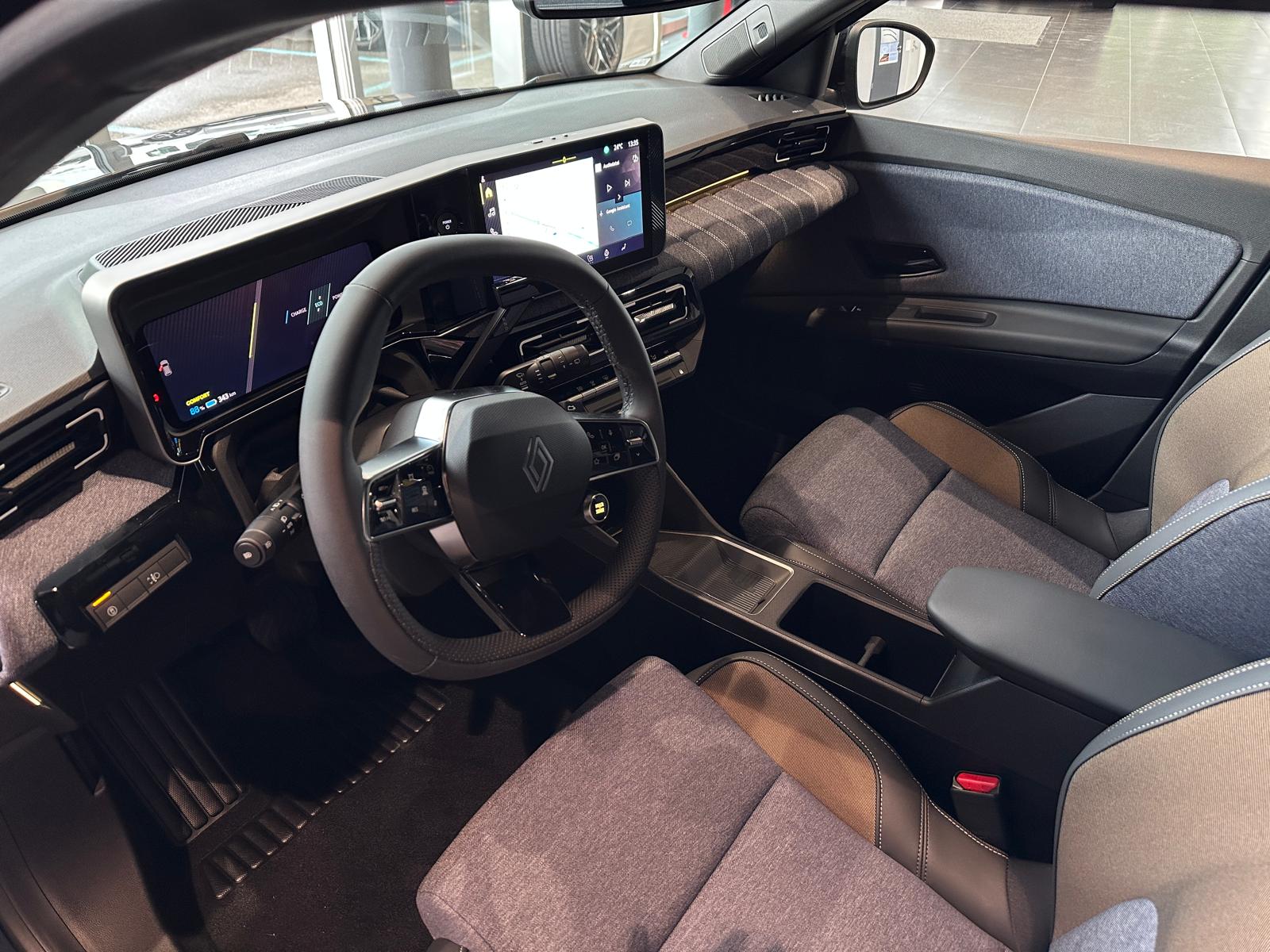 RENAULT R5 E-Tech Comfort Range 52 kWh Techno-image-8