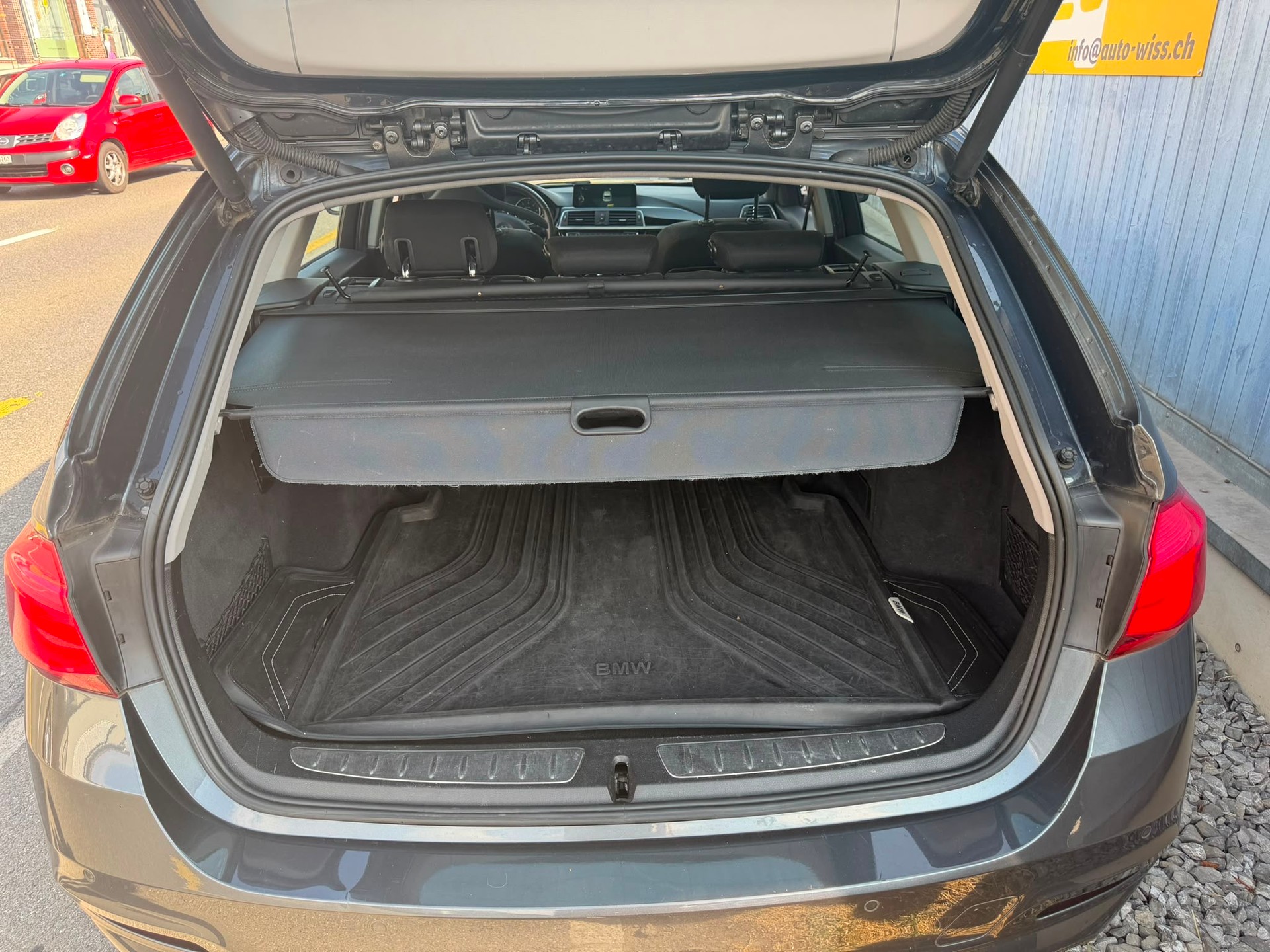 BMW 335d xDrive Touring Steptronic-image-5