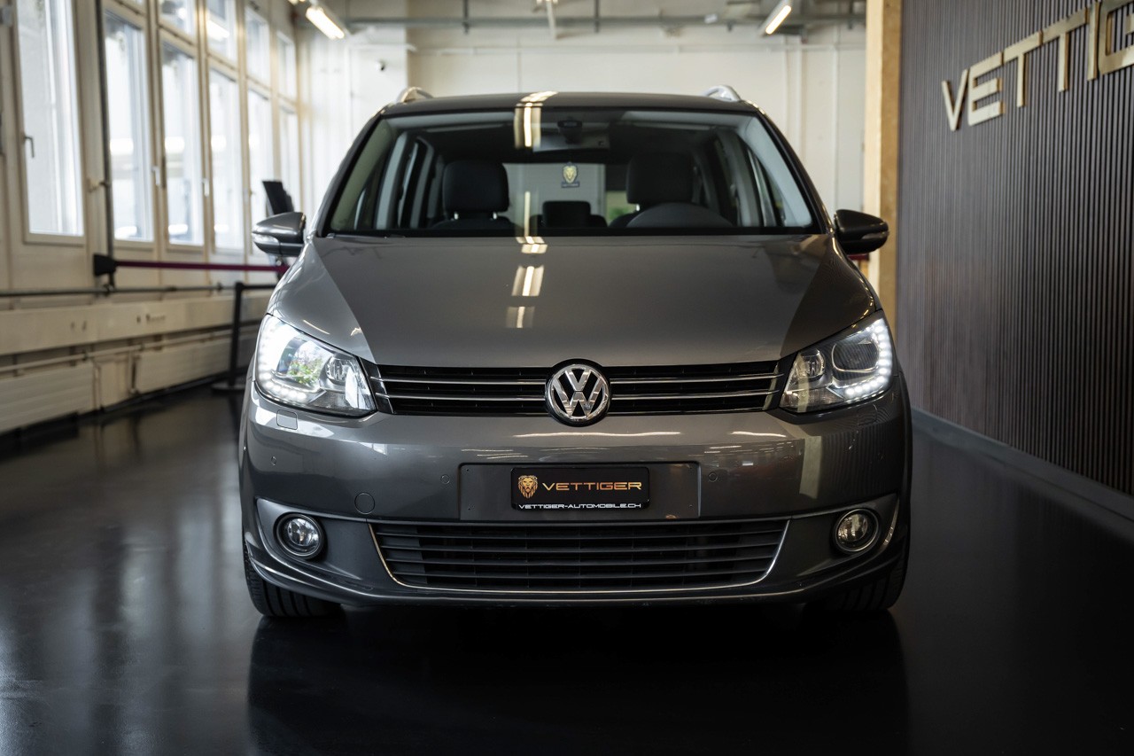 VW Touran 2.0 TDI Highline-showroom-element-1