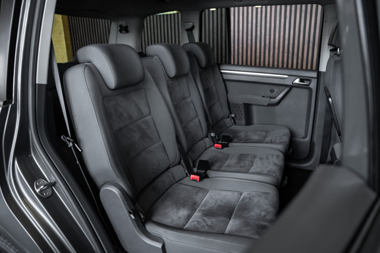 VW Touran 2.0 TDI Highline-image-16