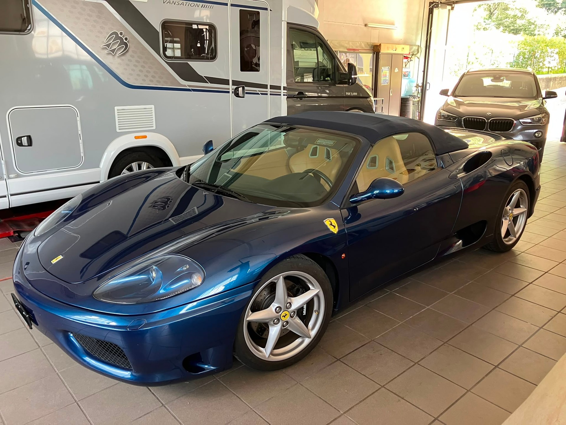 FERRARI F360 Spider-showroom-element-2