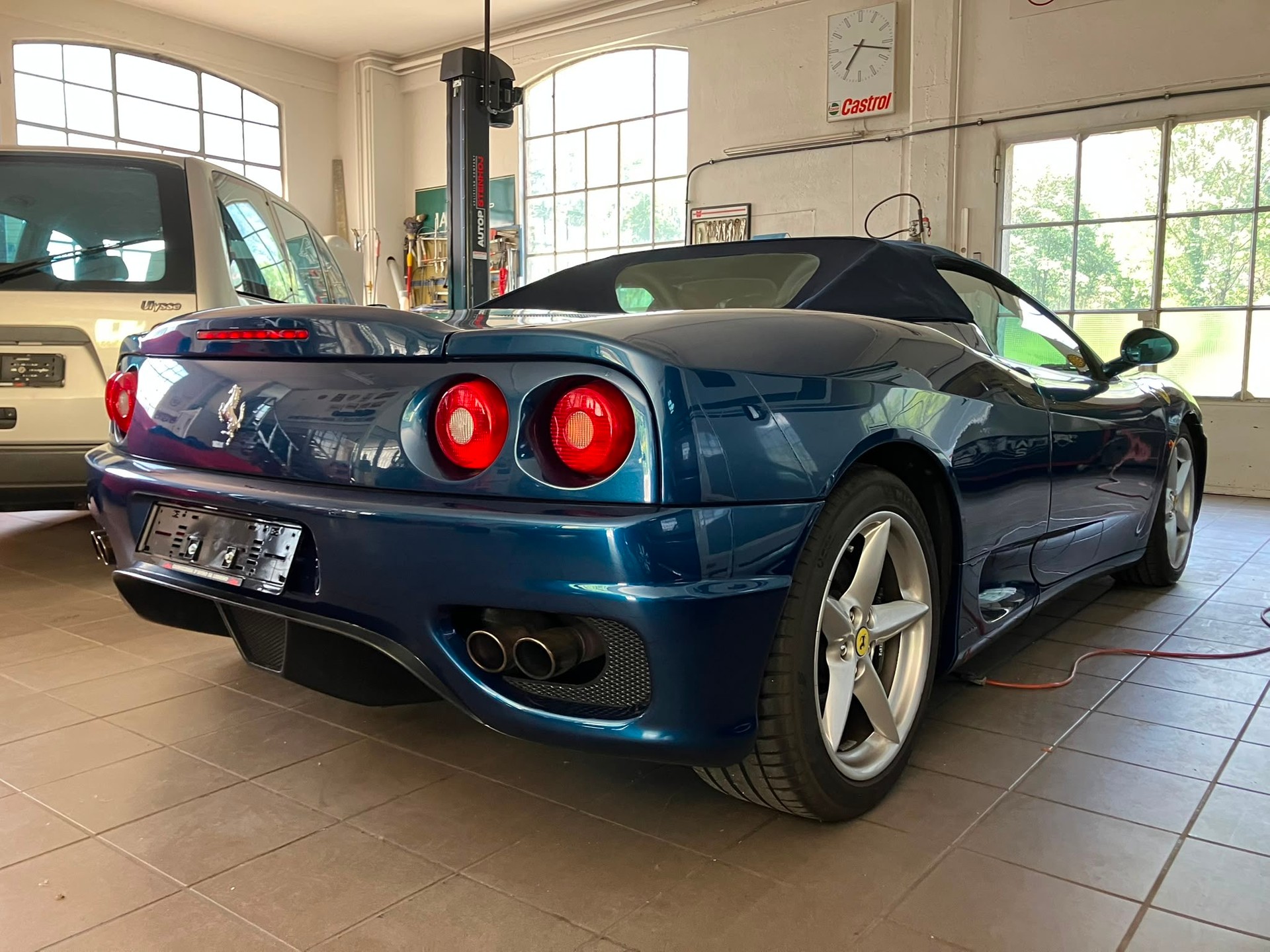 FERRARI F360 Spider-showroom-element-1