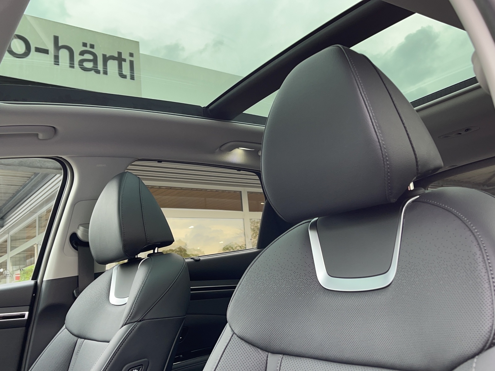 HYUNDAI Tucson 1.6 PHEV Vert. 4WD-image-13